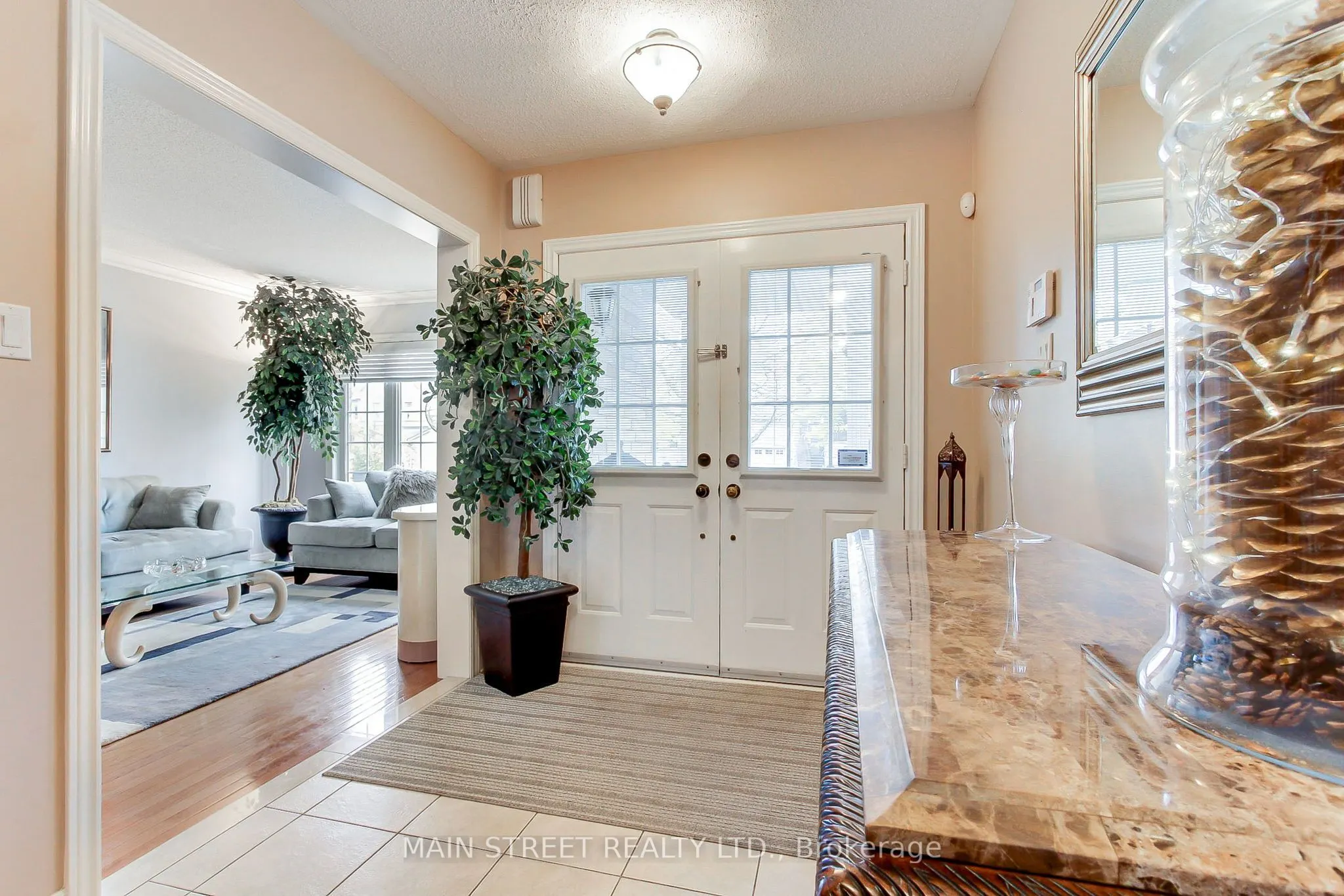 196 Wainscot Avenue