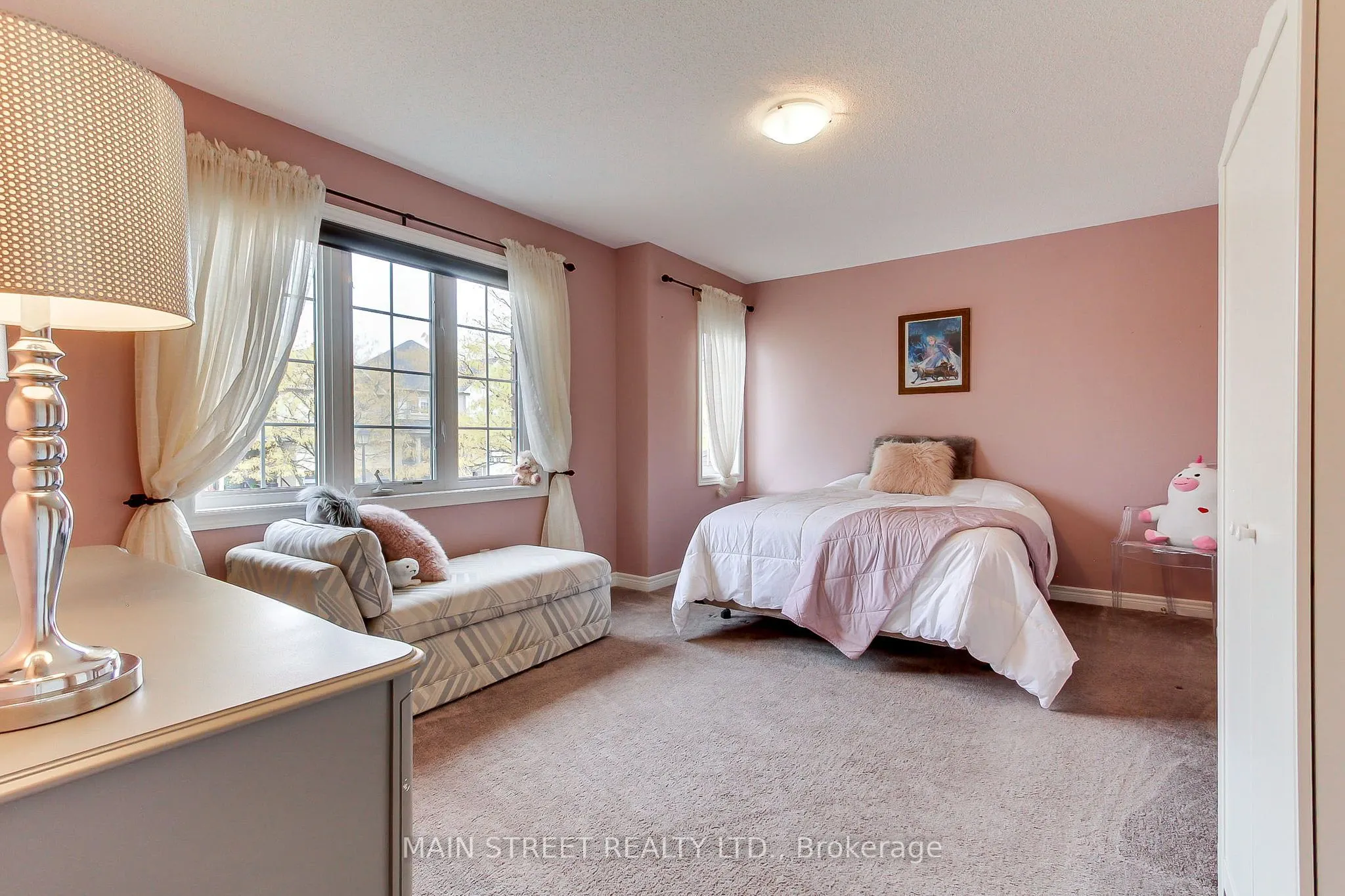 196 Wainscot Avenue