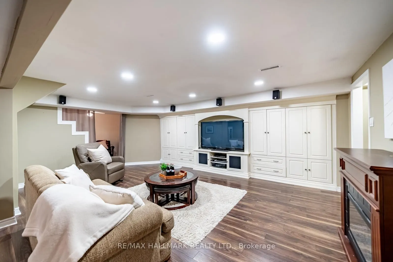 245 Cam Fella Boulevard