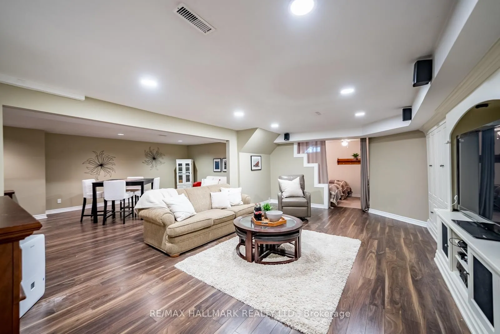 245 Cam Fella Boulevard