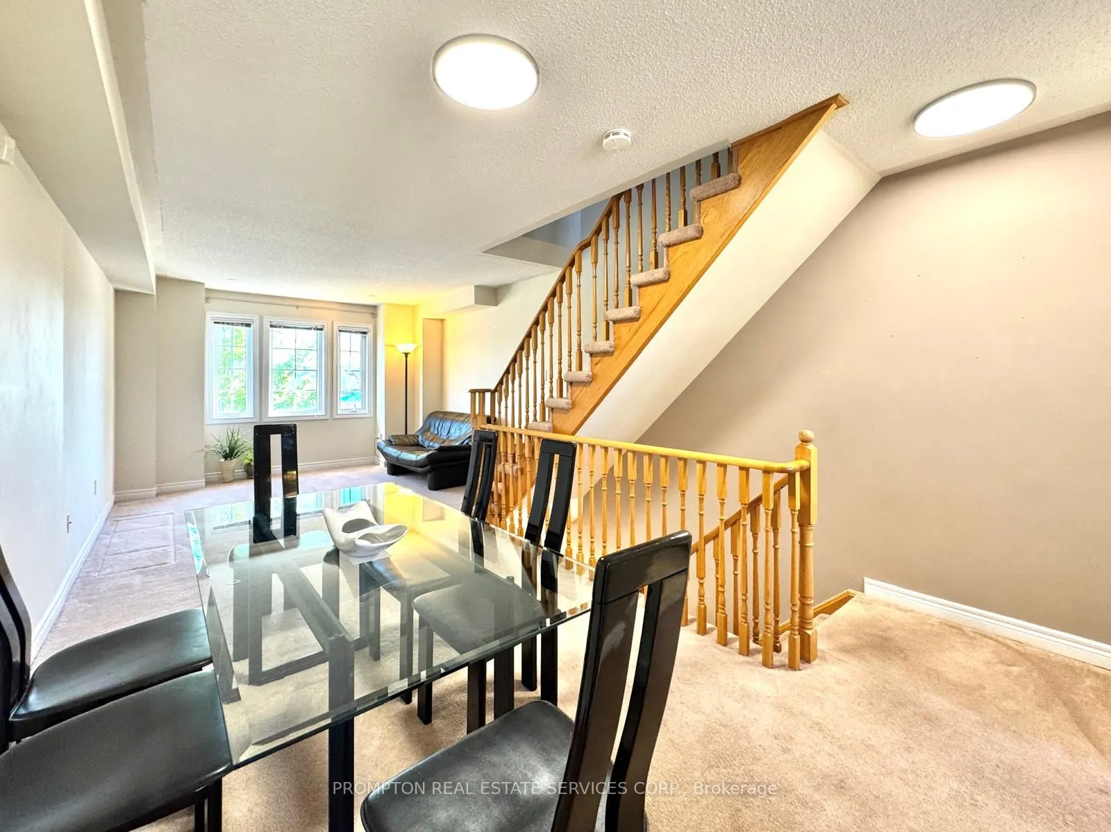 2516 Bur Oak Avenue