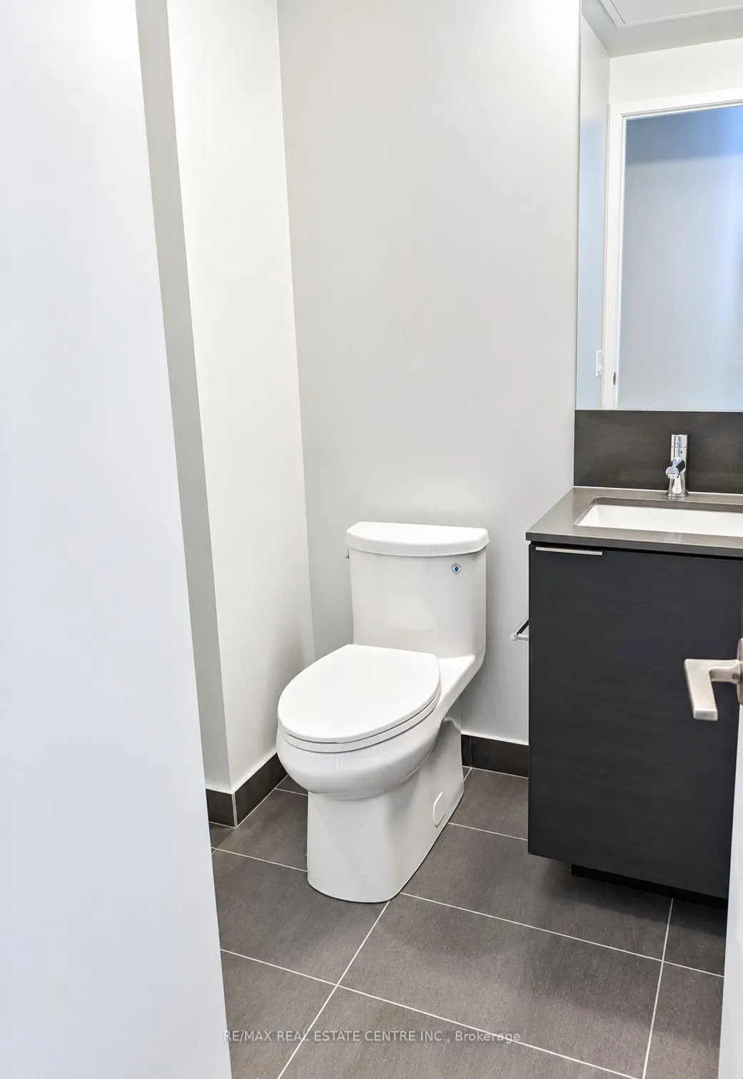 1000 Portage Parkway #3915
