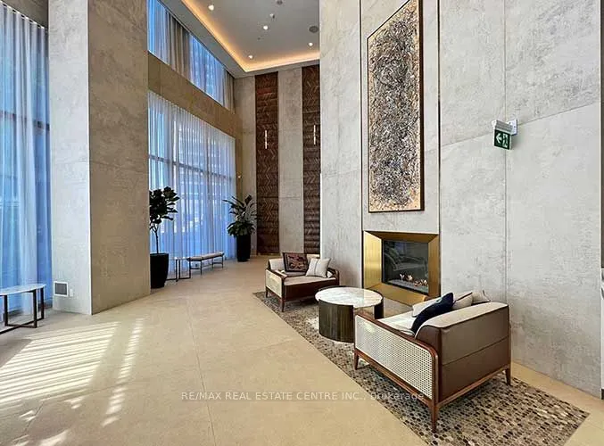1000 Portage Parkway #3915