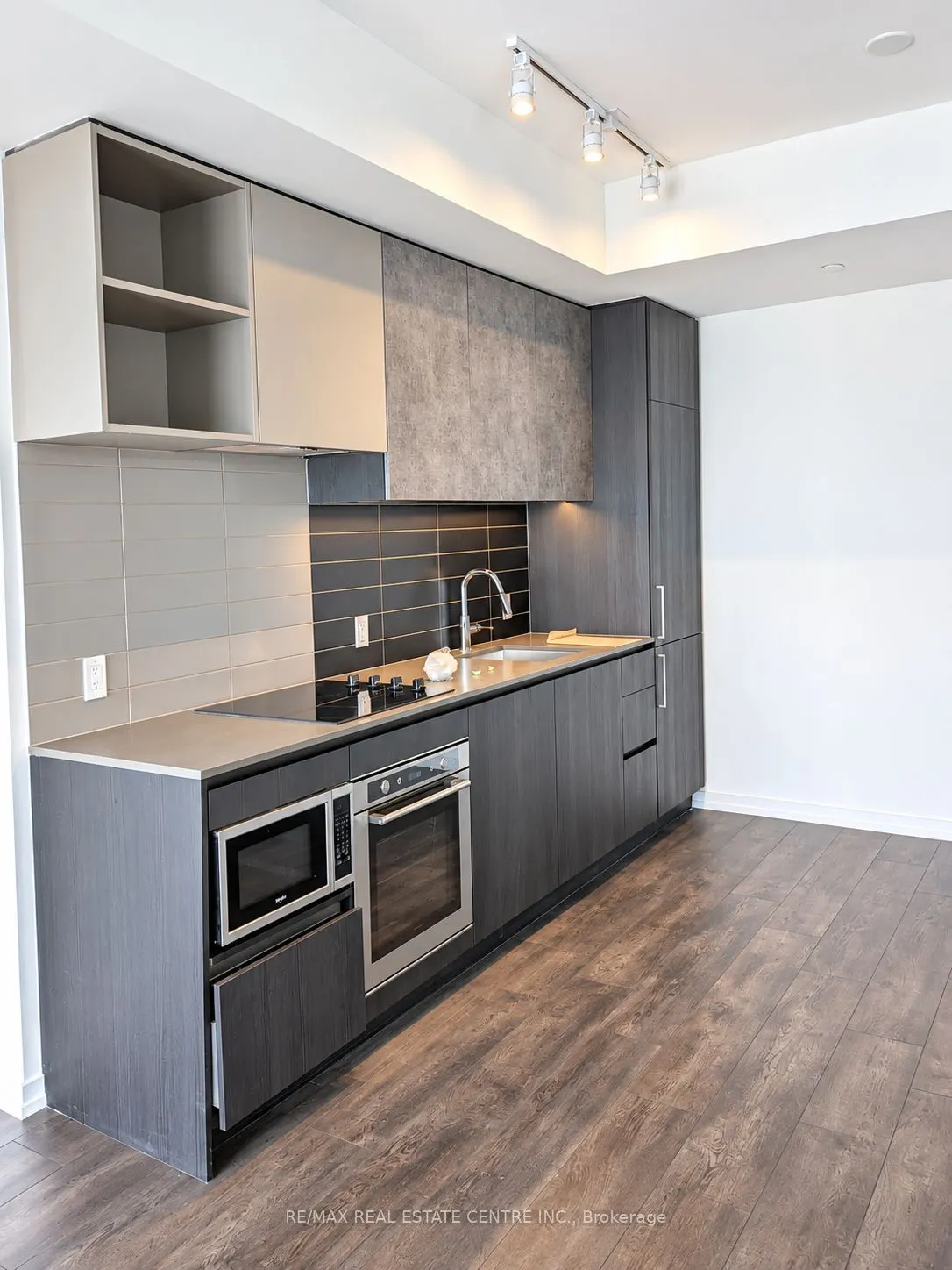 1000 Portage Parkway #3915