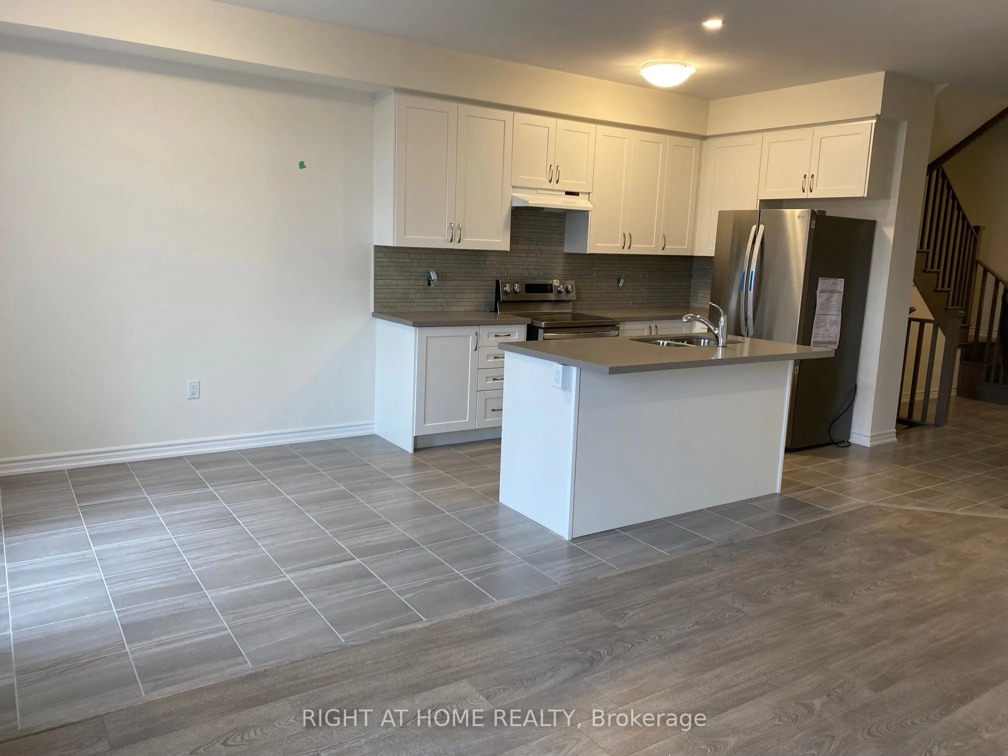 2250 Grainger Loop