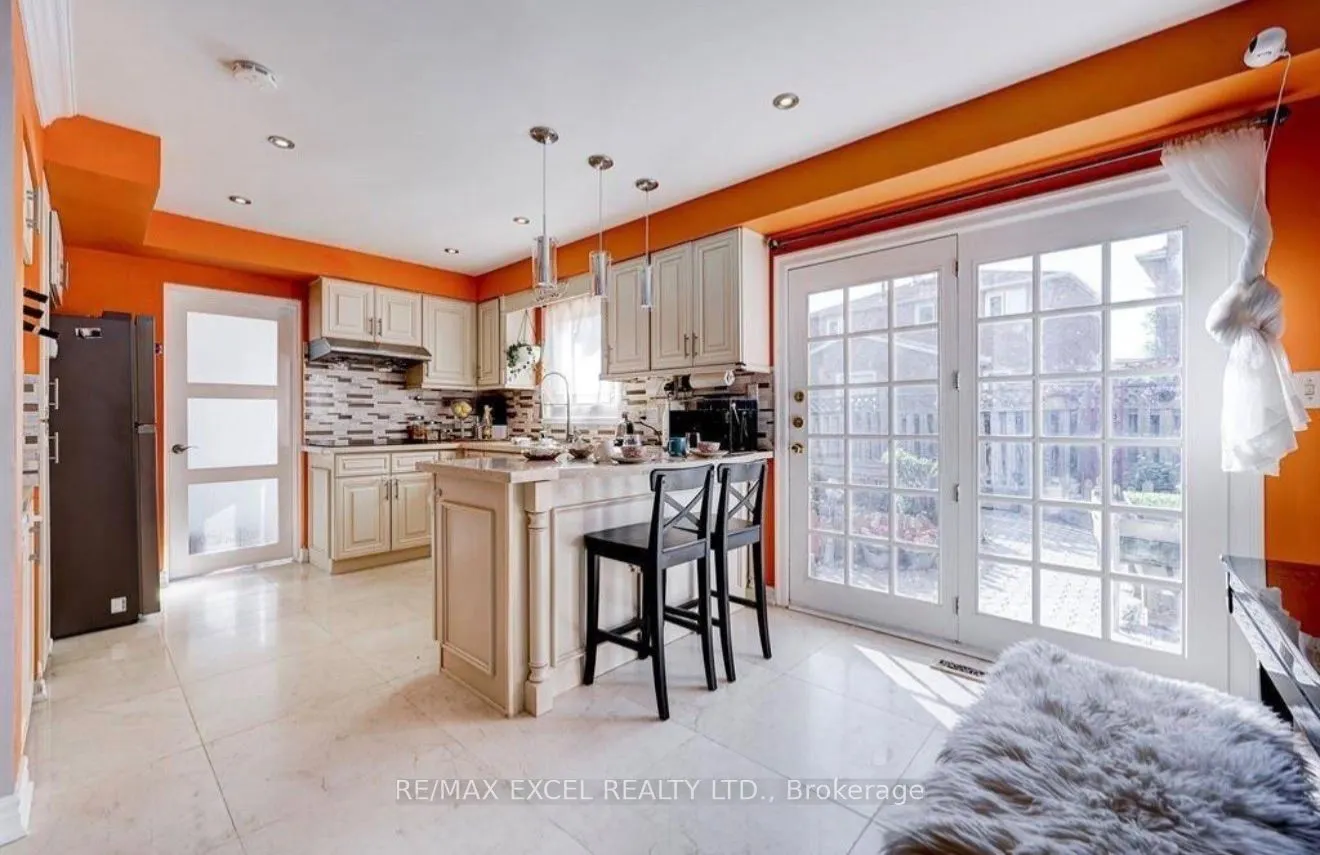 70 Weldrick Road E #Upper