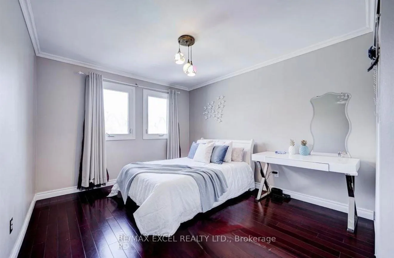 70 Weldrick Road E #Upper