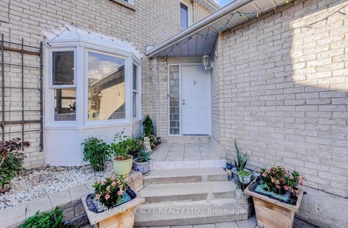 70 Weldrick Road E #Upper