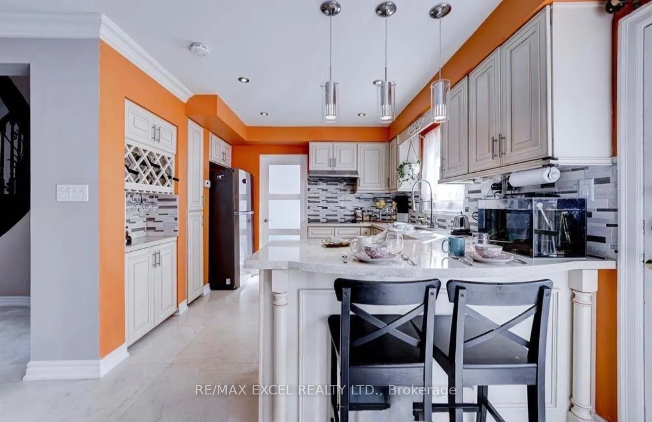 70 Weldrick Road E #Upper