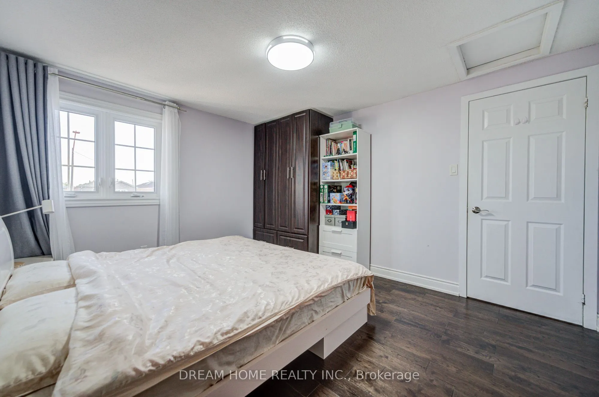 100 Douglas Haig Drive