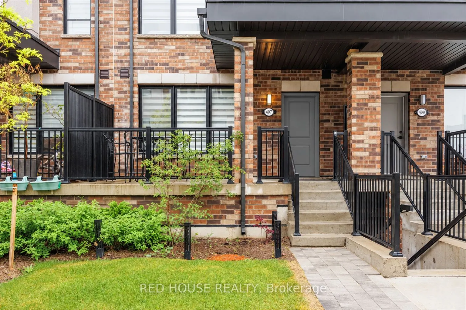 40 Baynes Way #7