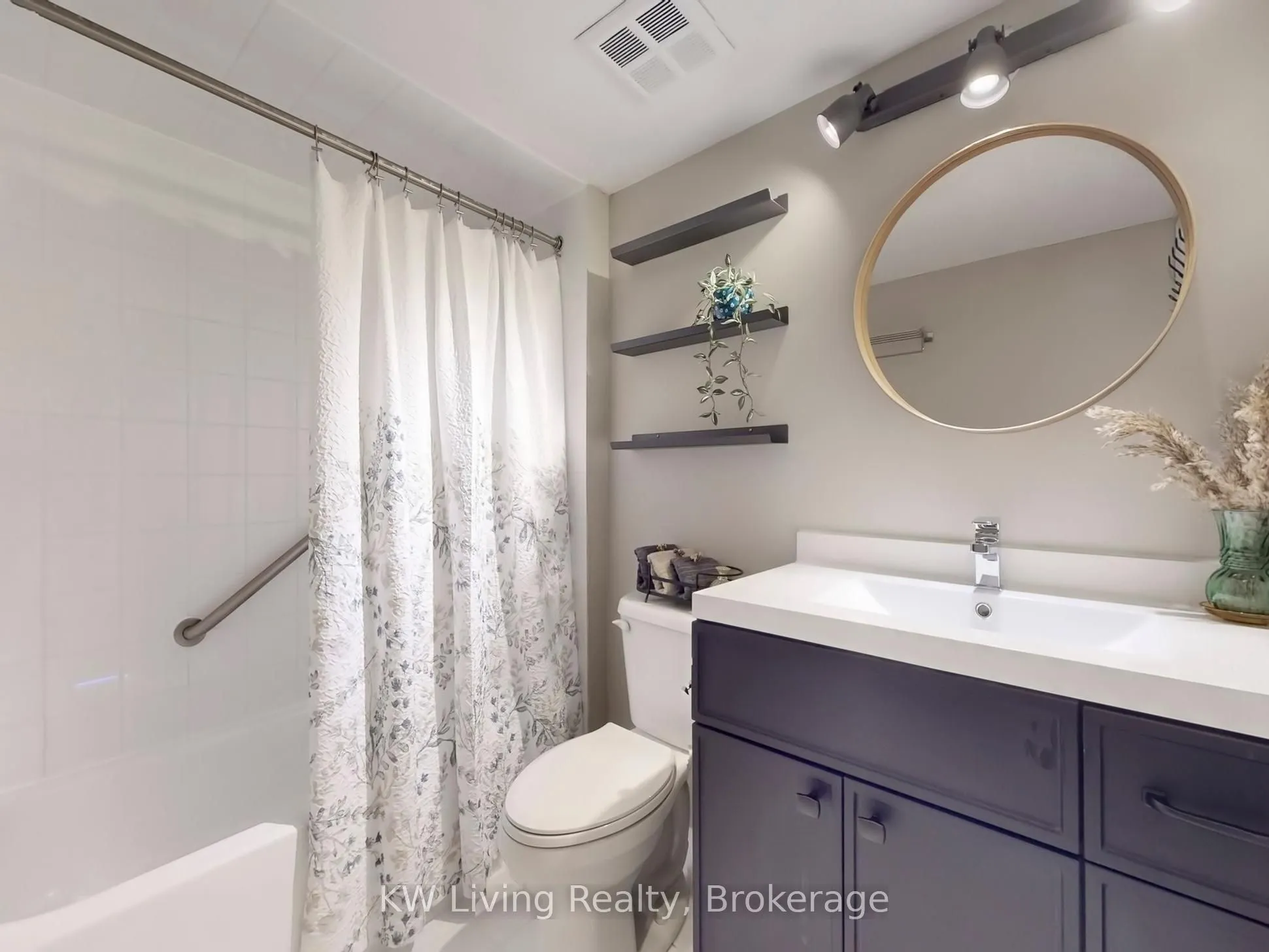 309 Major Mackenzie Drive #909
