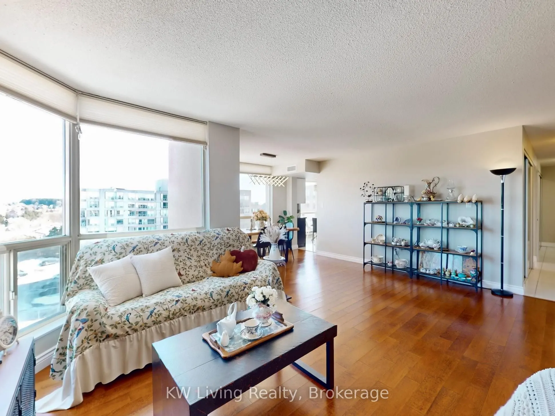 309 Major Mackenzie Drive #909