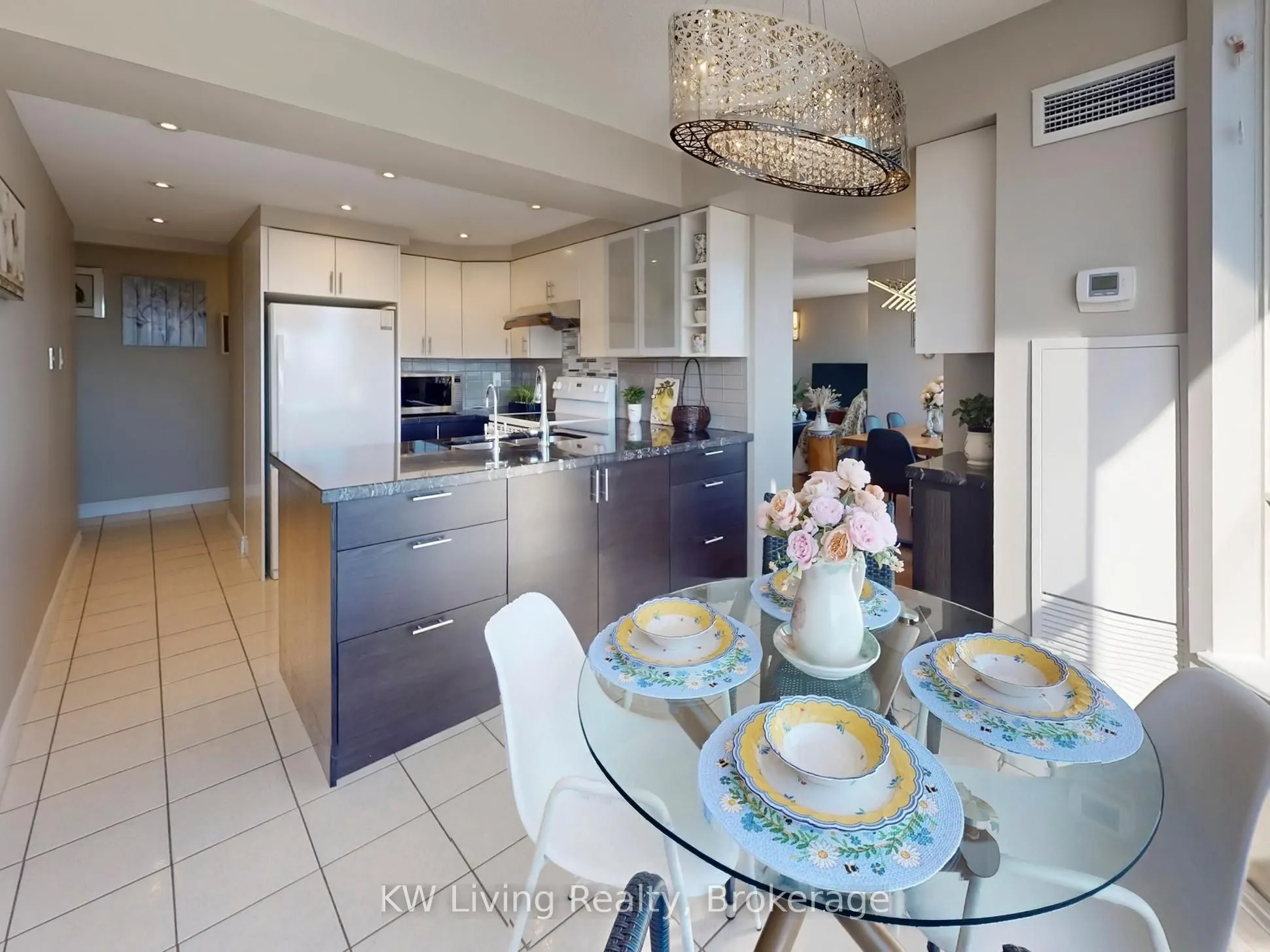 309 Major Mackenzie Drive #909