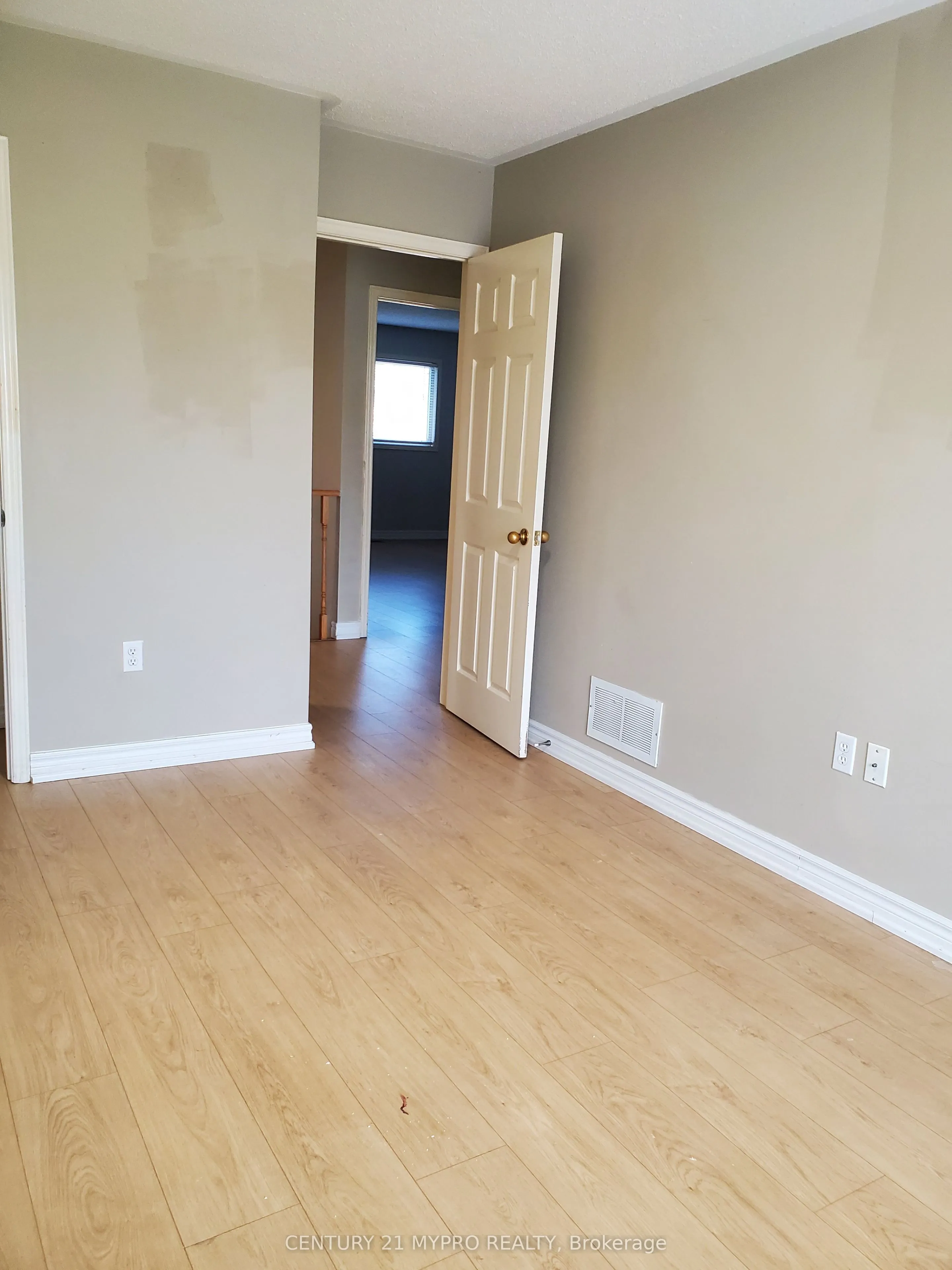 44 Grasslands Avenue