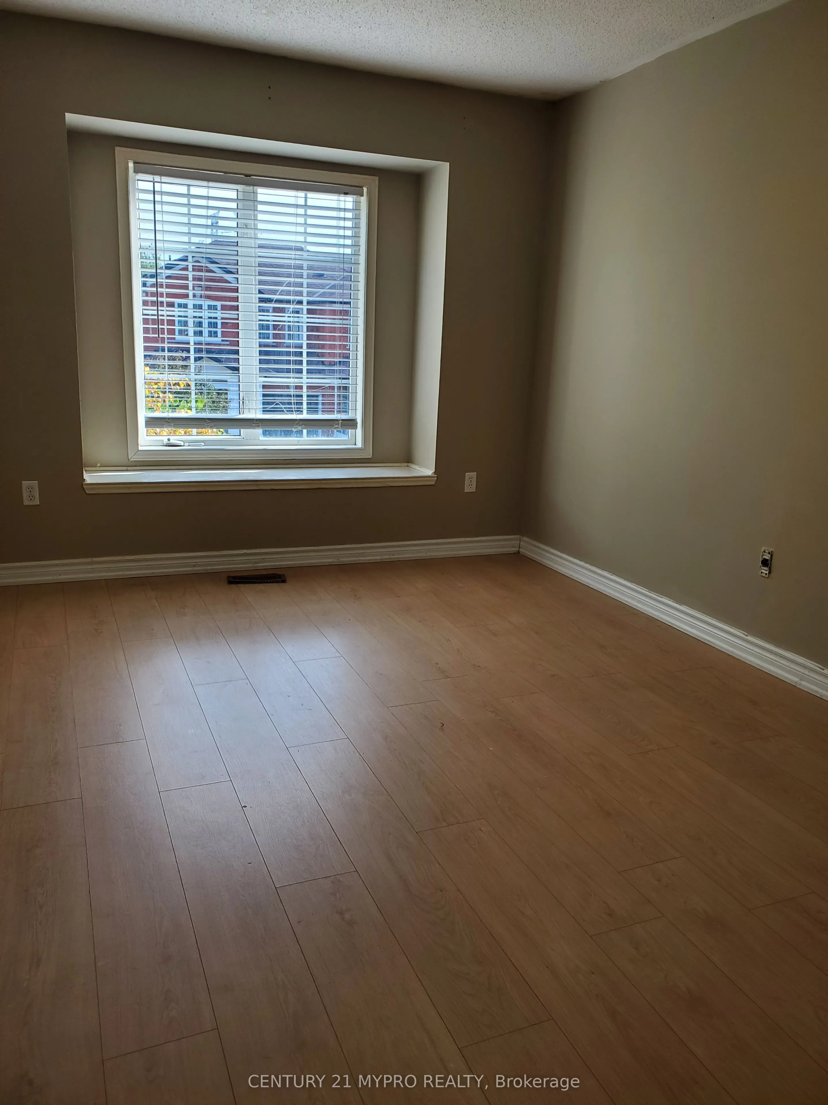 44 Grasslands Avenue