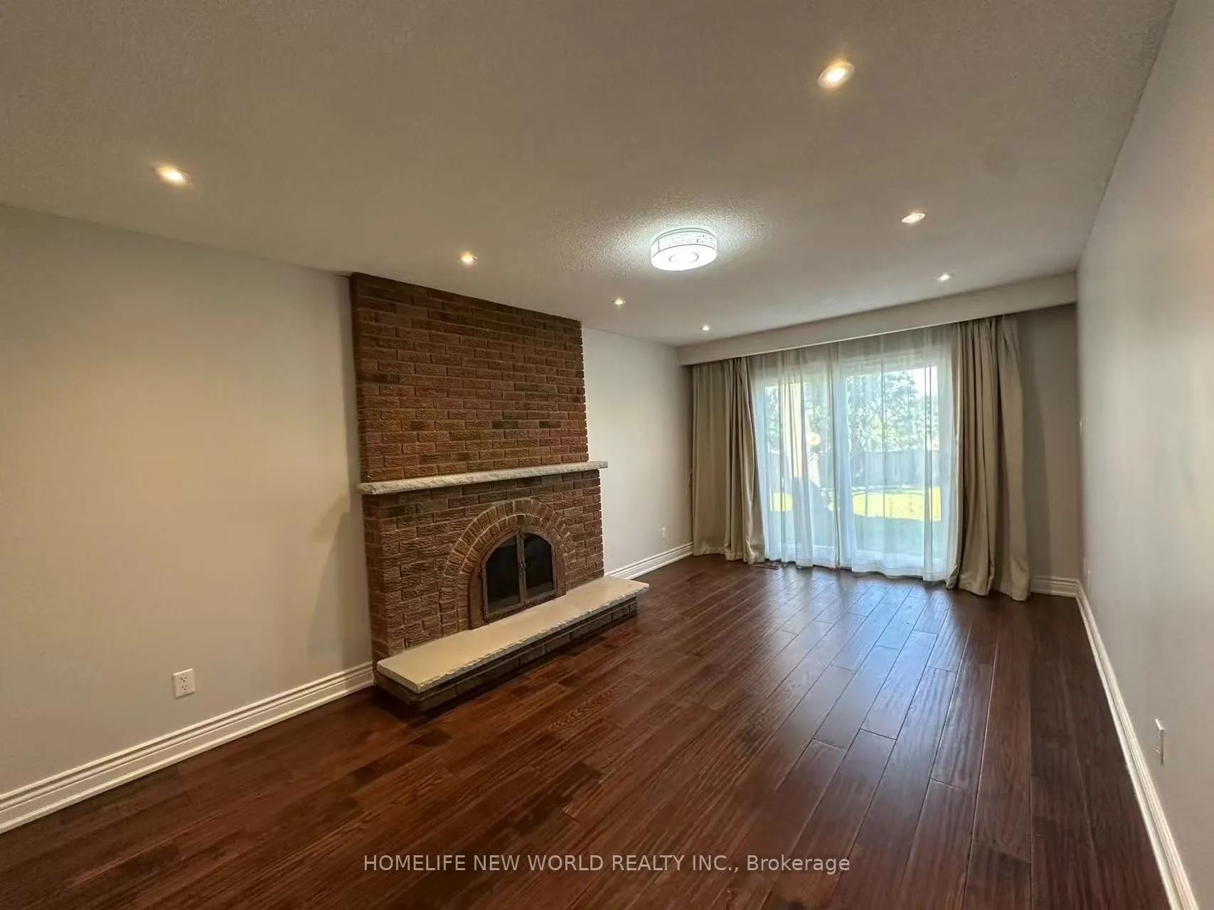 10 Epping Court