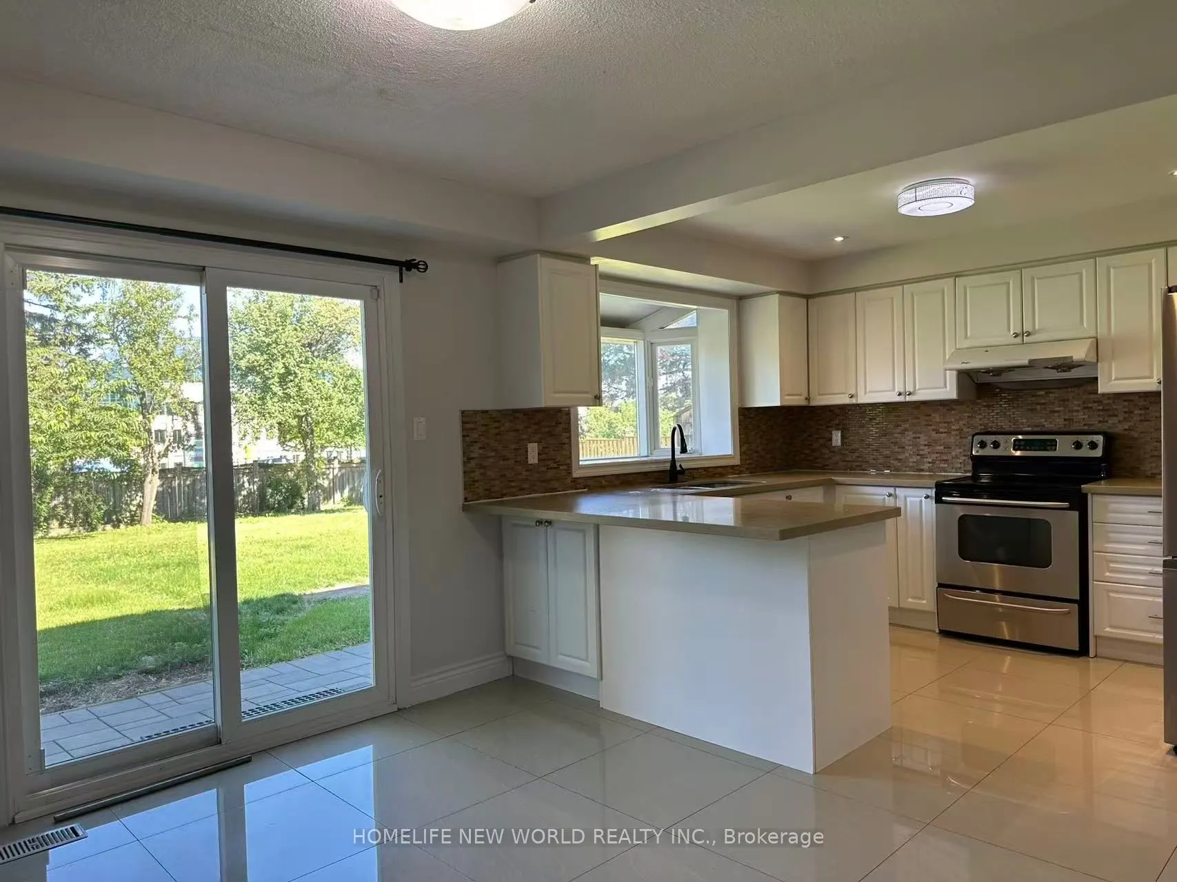 10 Epping Court