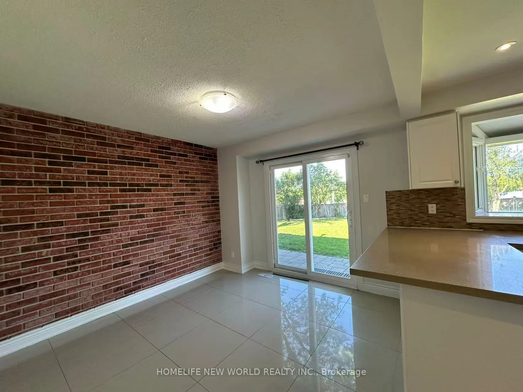10 Epping Court