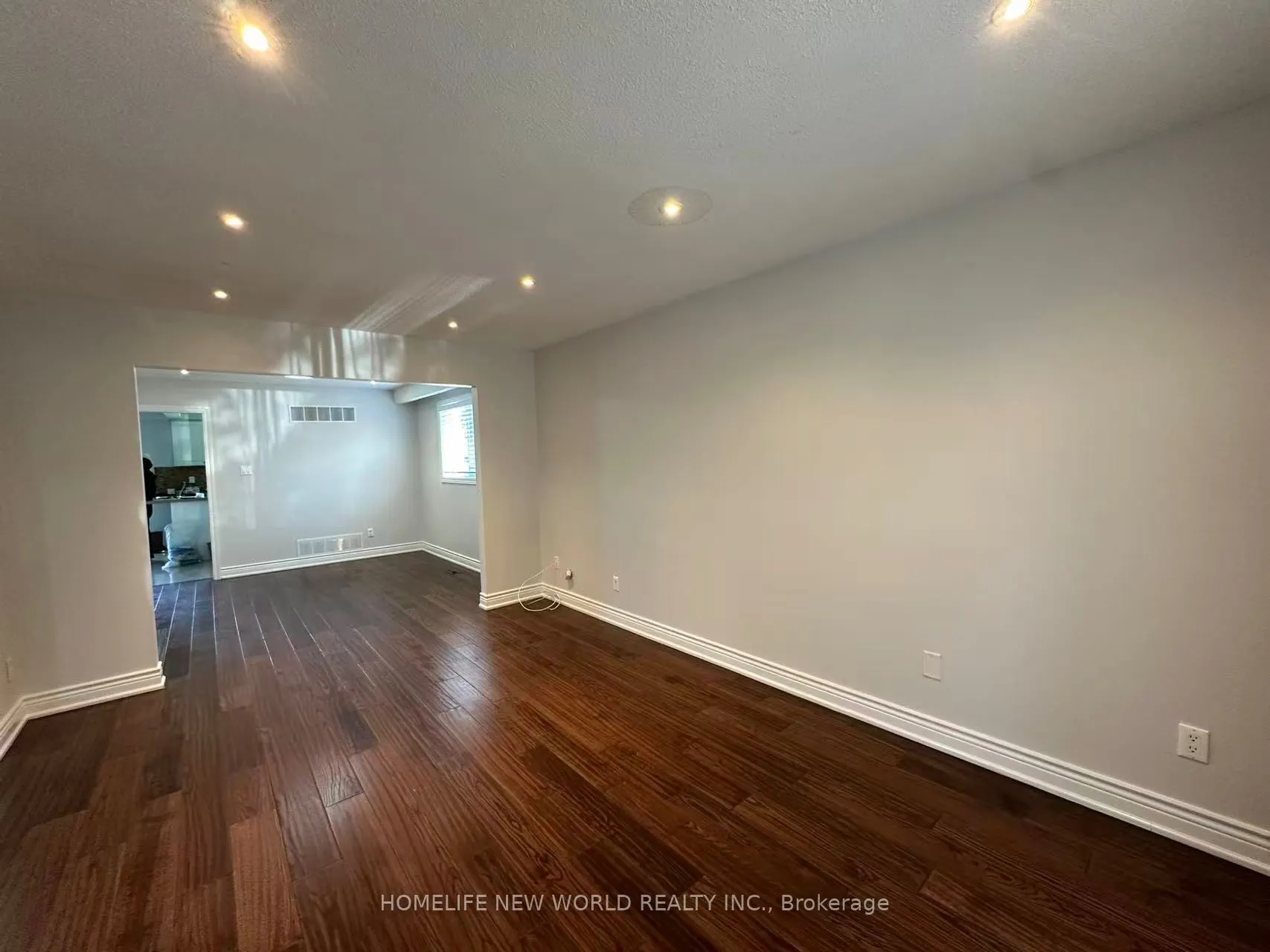 10 Epping Court