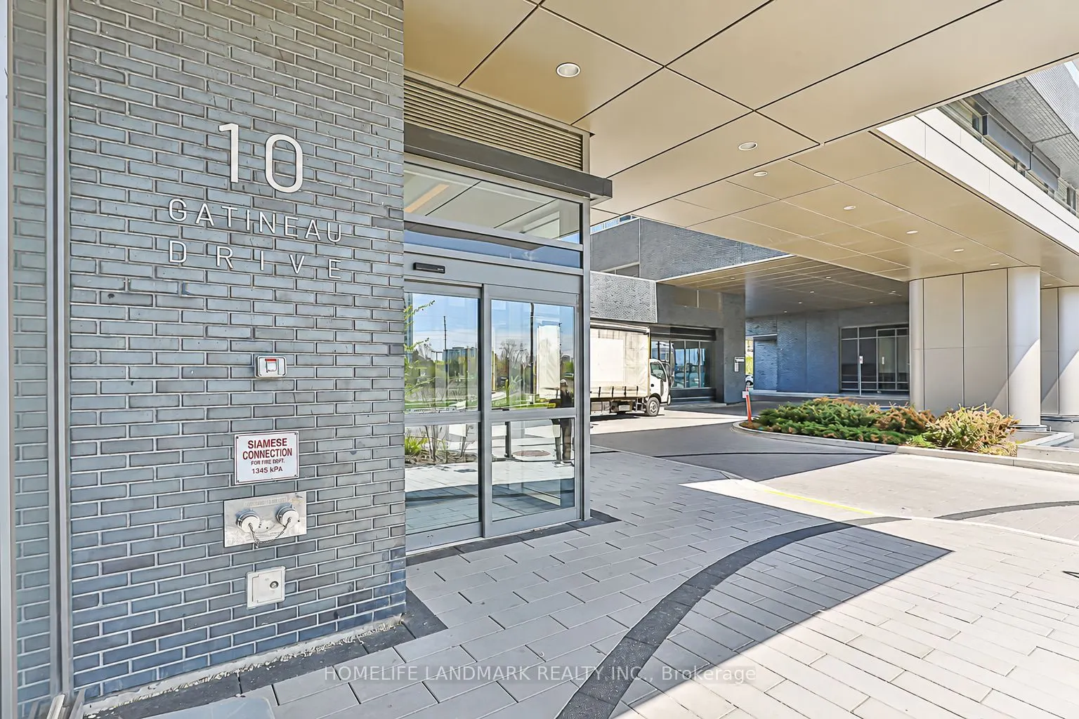 10 Gatineau Drive #210
