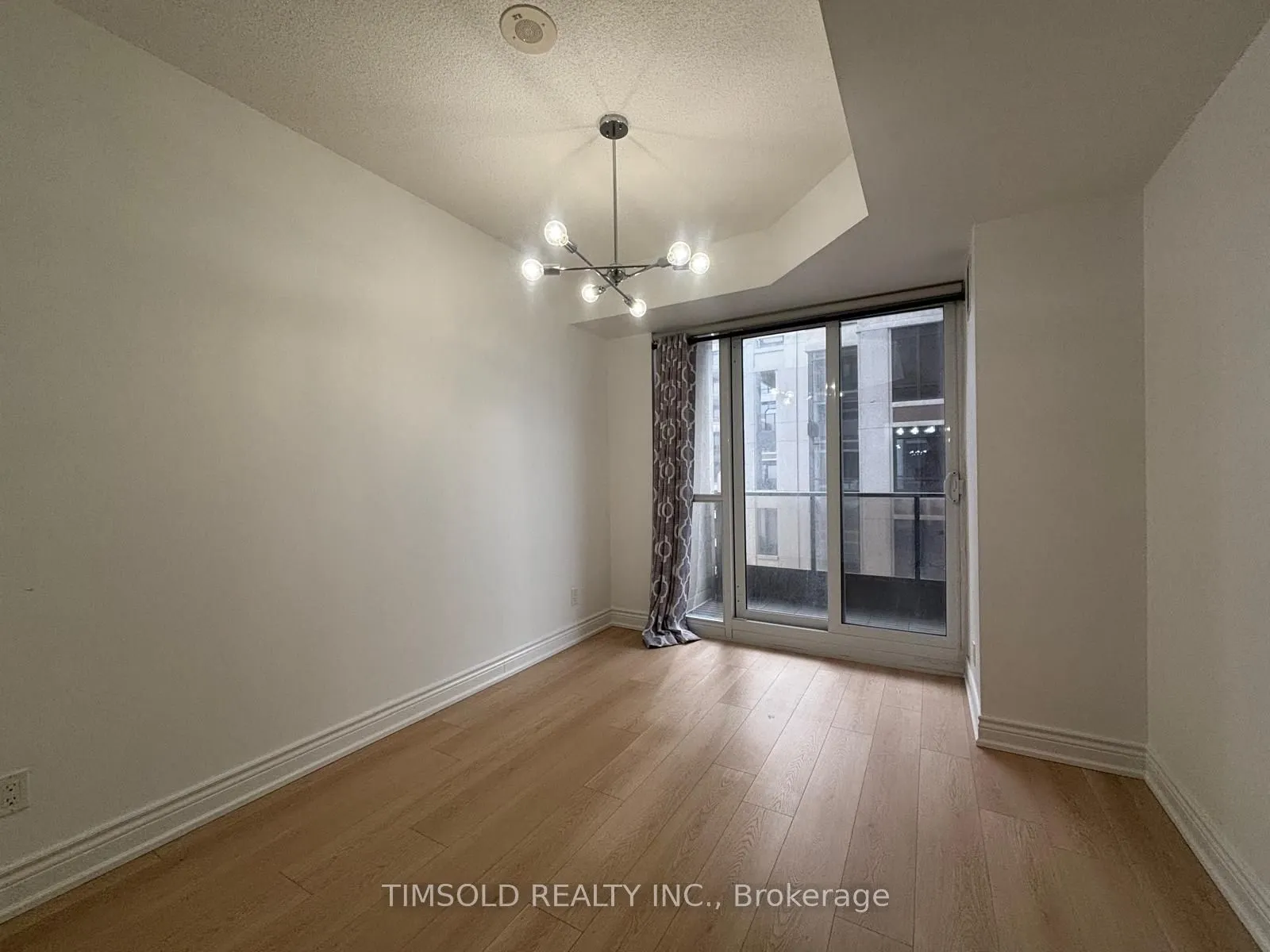 89 South Town Centre Boulevard #803