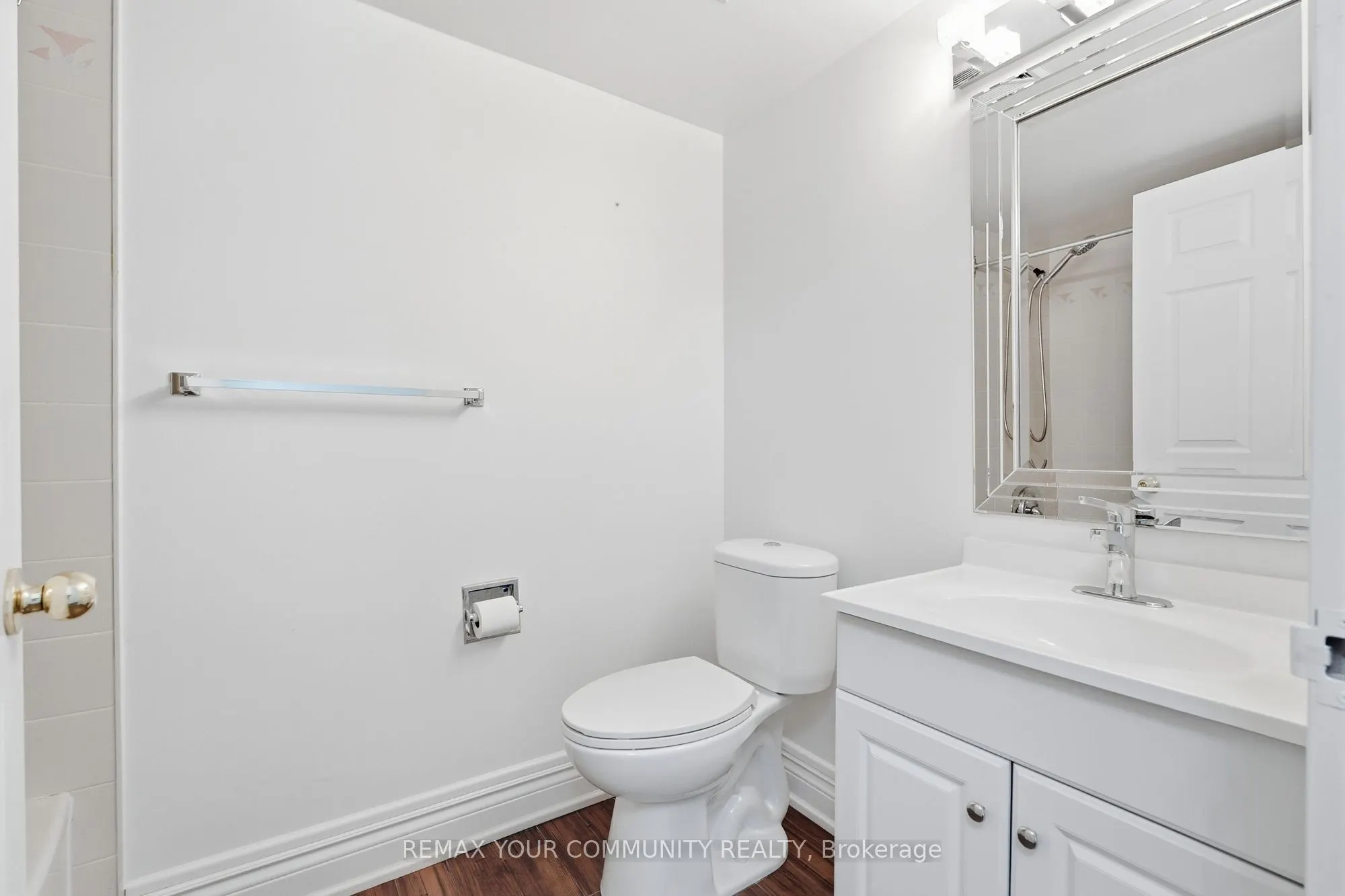 20 Harding Boulevard #402