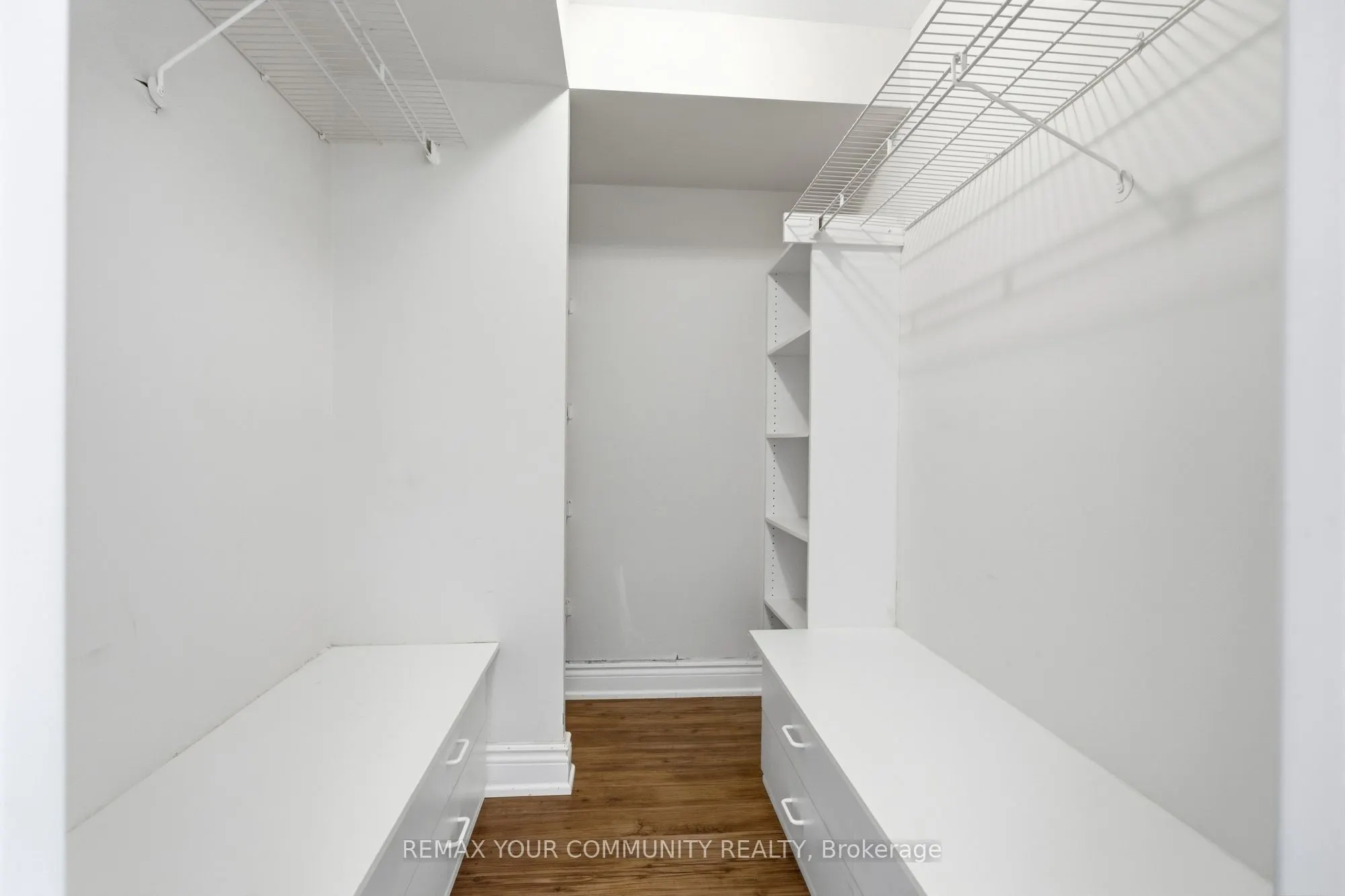20 Harding Boulevard #402