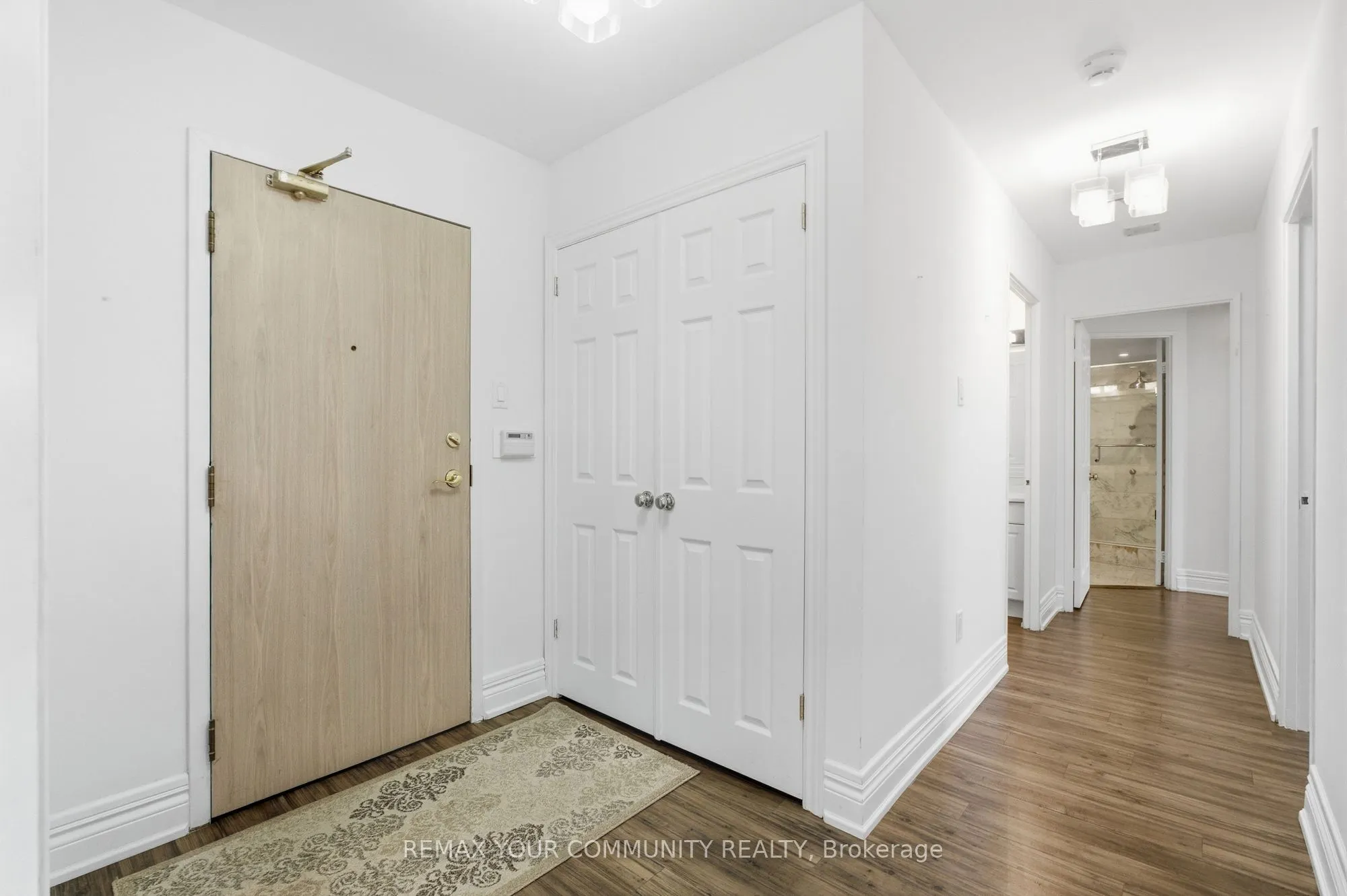 20 Harding Boulevard #402