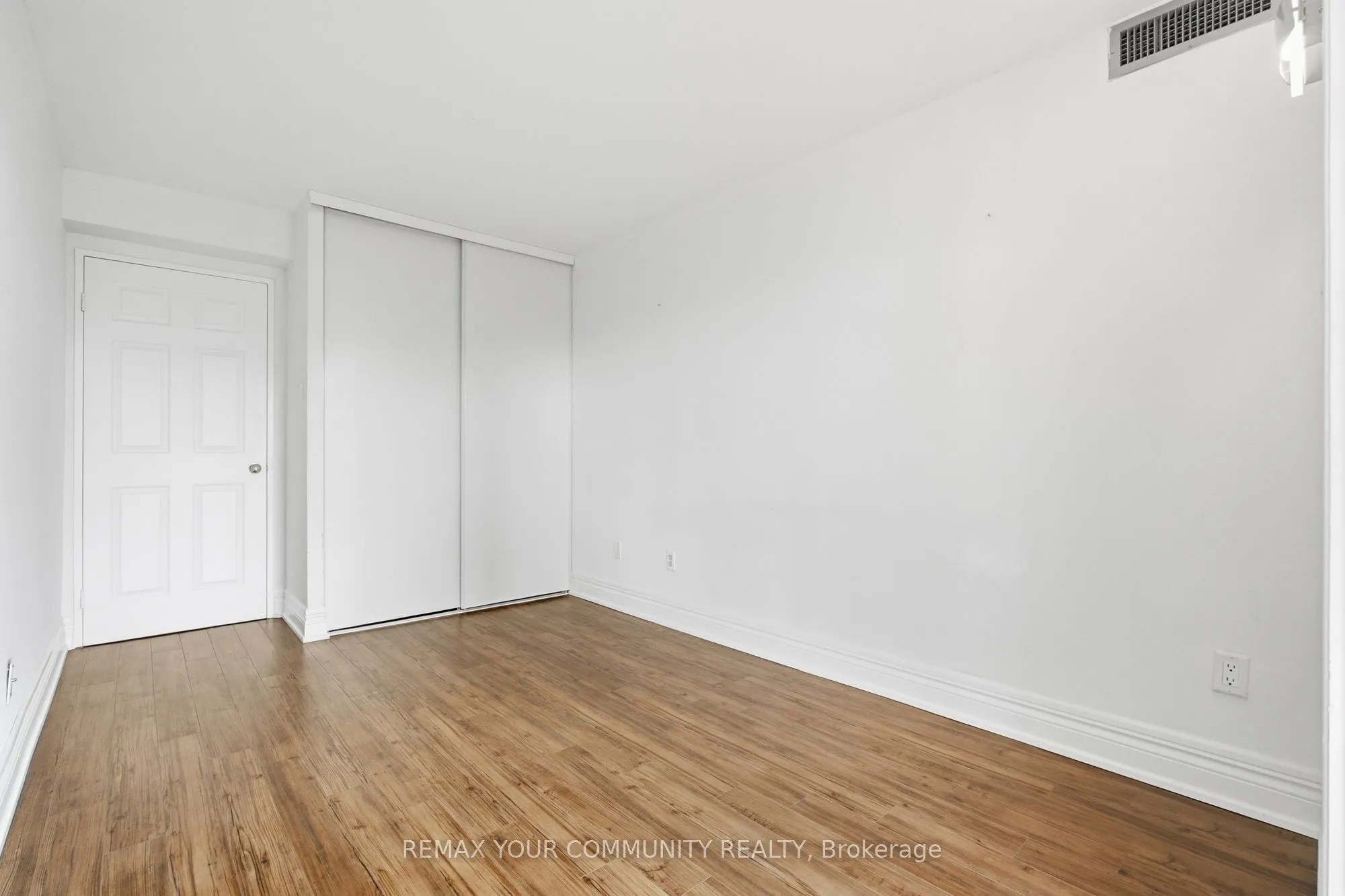20 Harding Boulevard #402