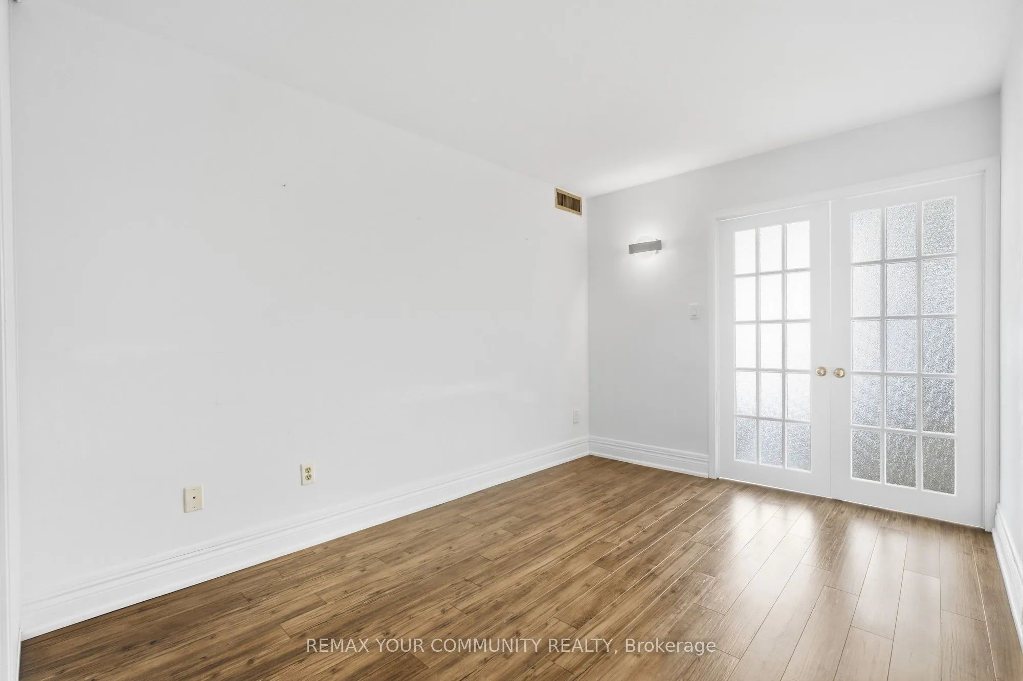 20 Harding Boulevard #402