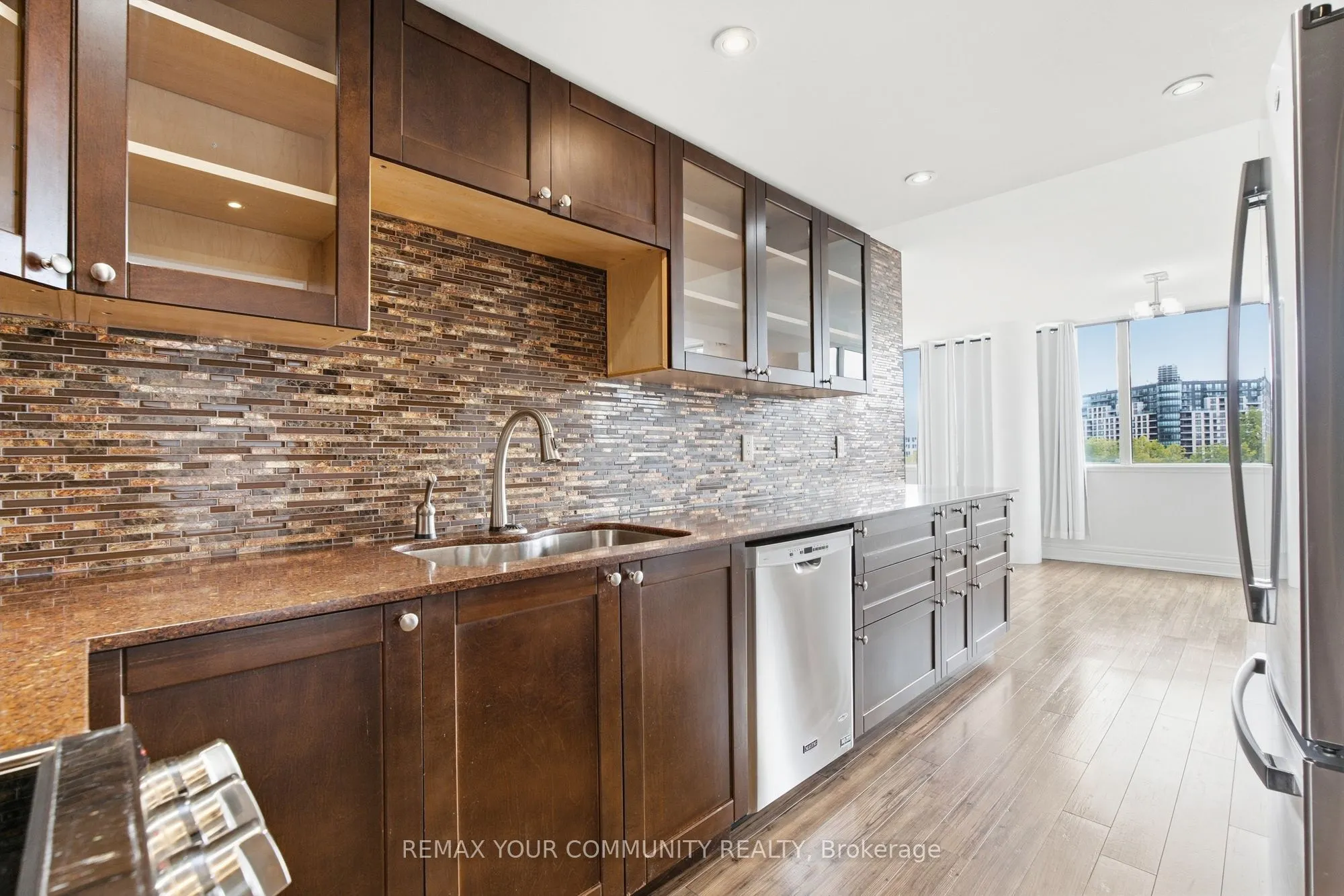 20 Harding Boulevard #402