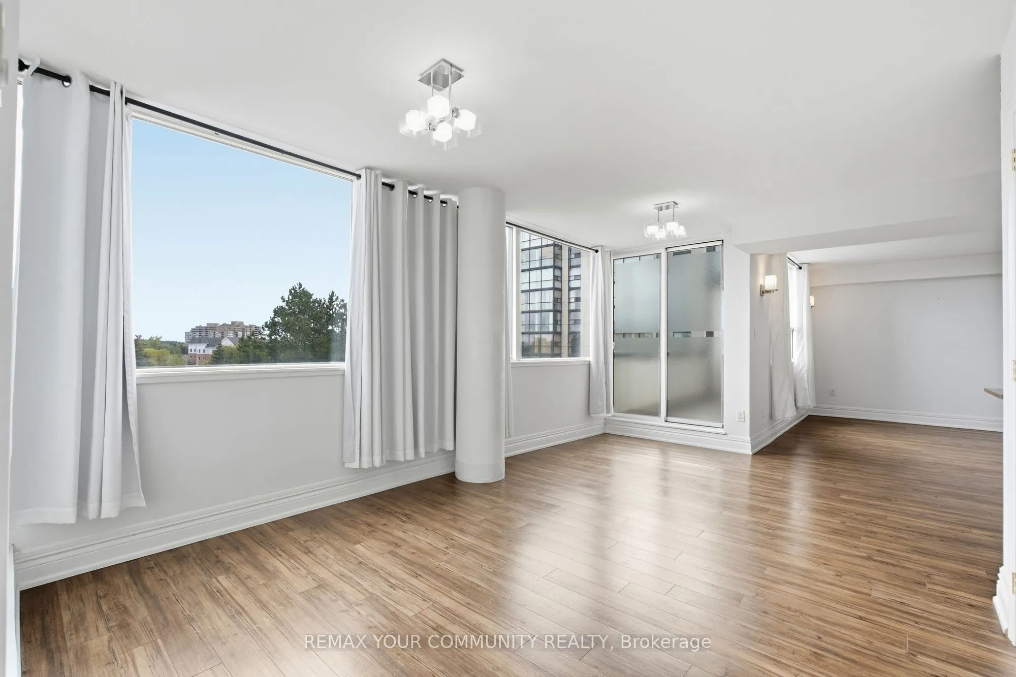 20 Harding Boulevard #402