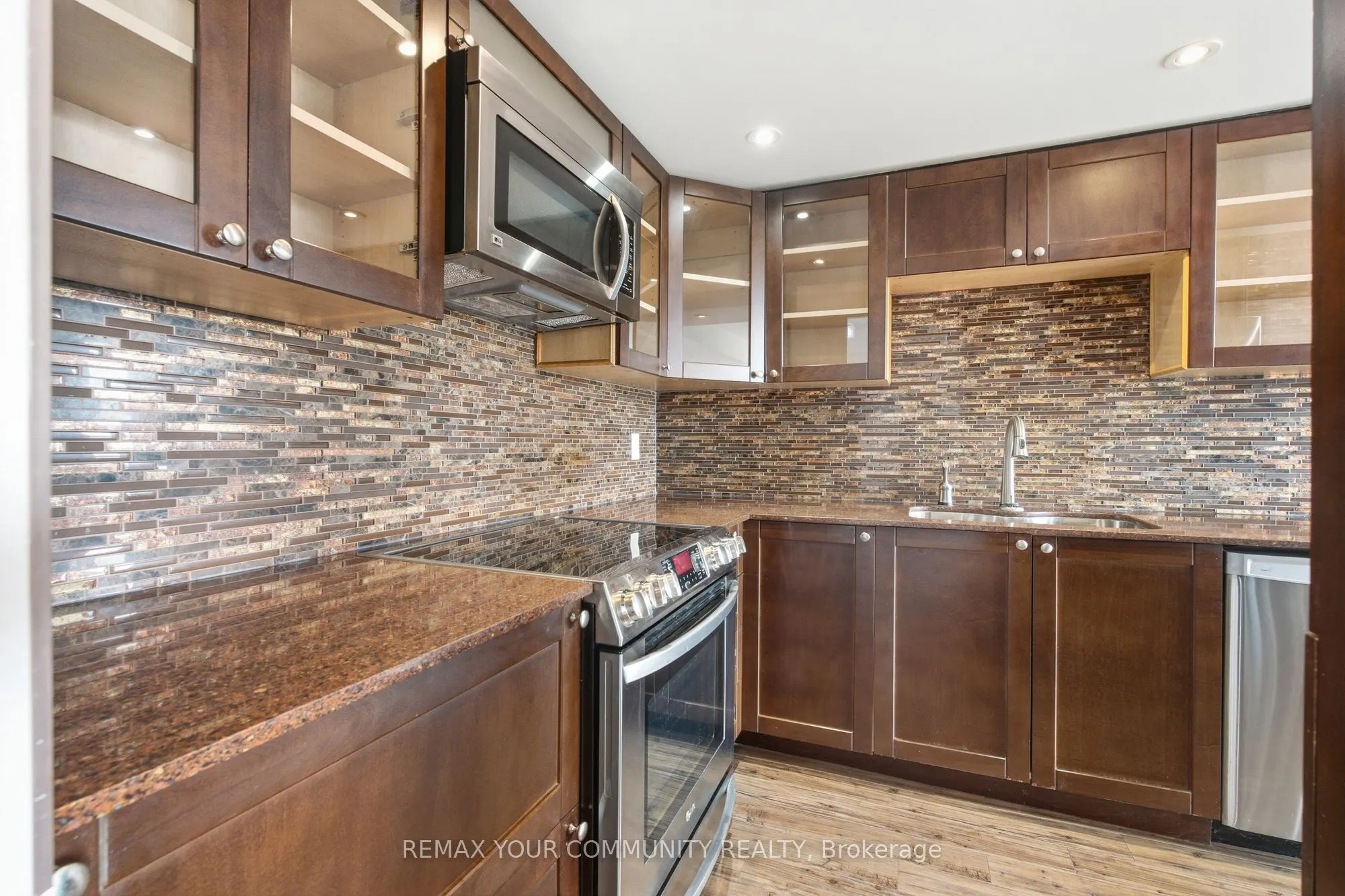 20 Harding Boulevard #402