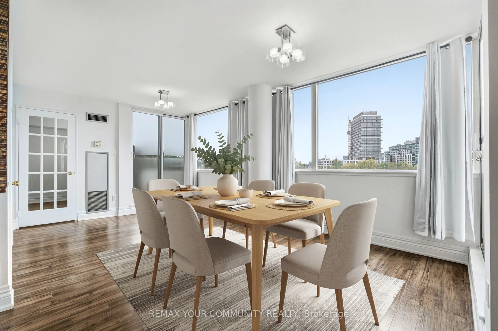 20 Harding Boulevard #402