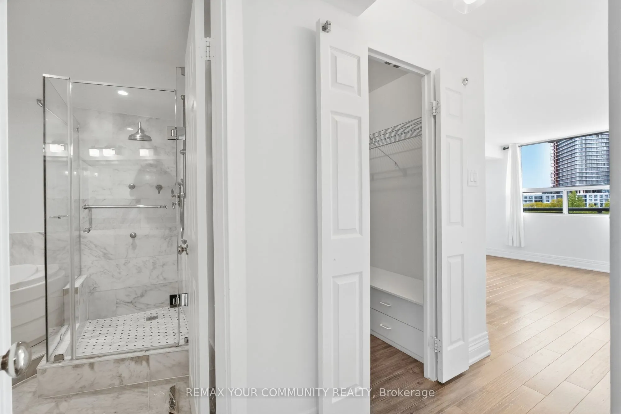 20 Harding Boulevard #402
