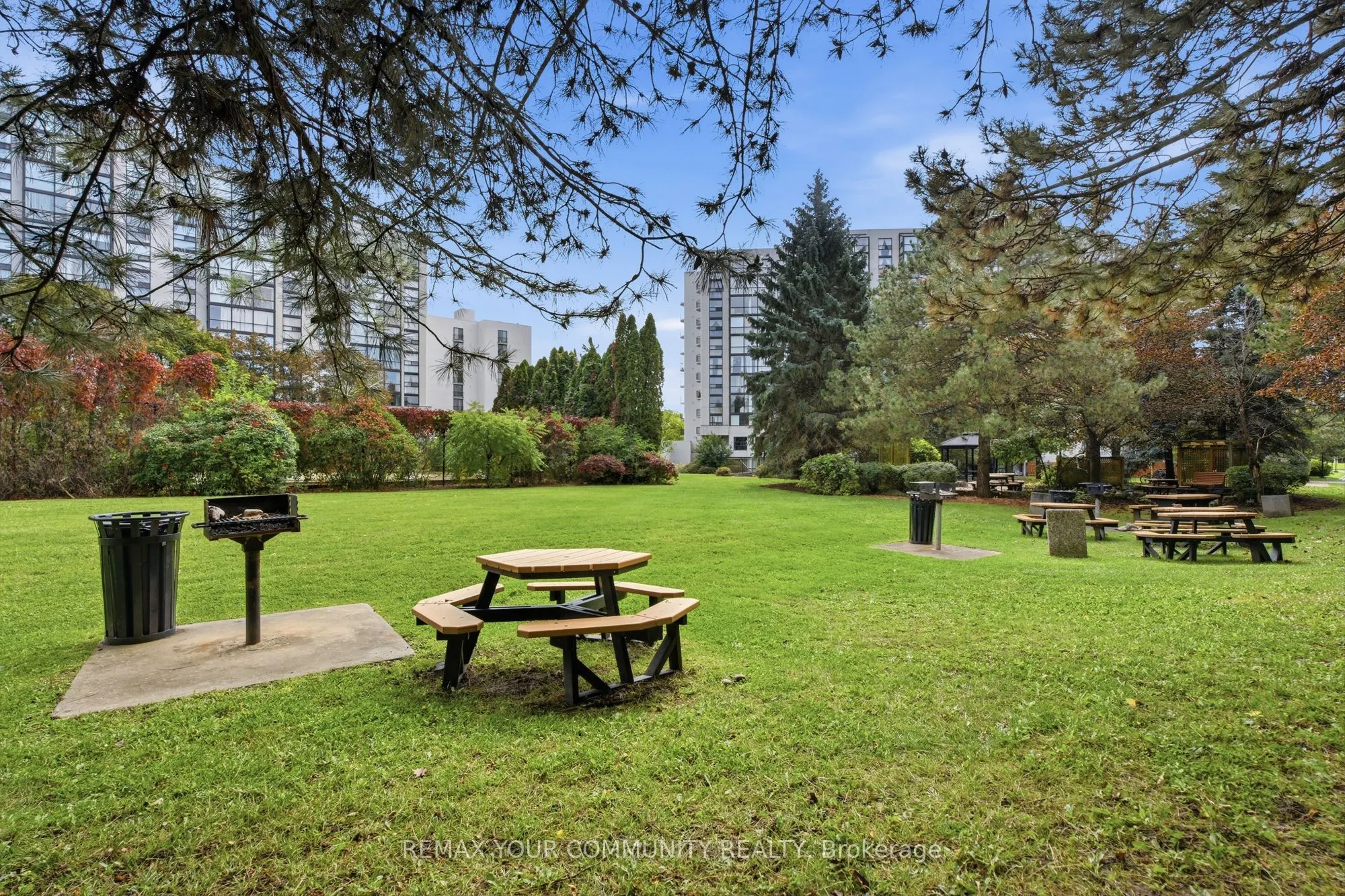 20 Harding Boulevard #402