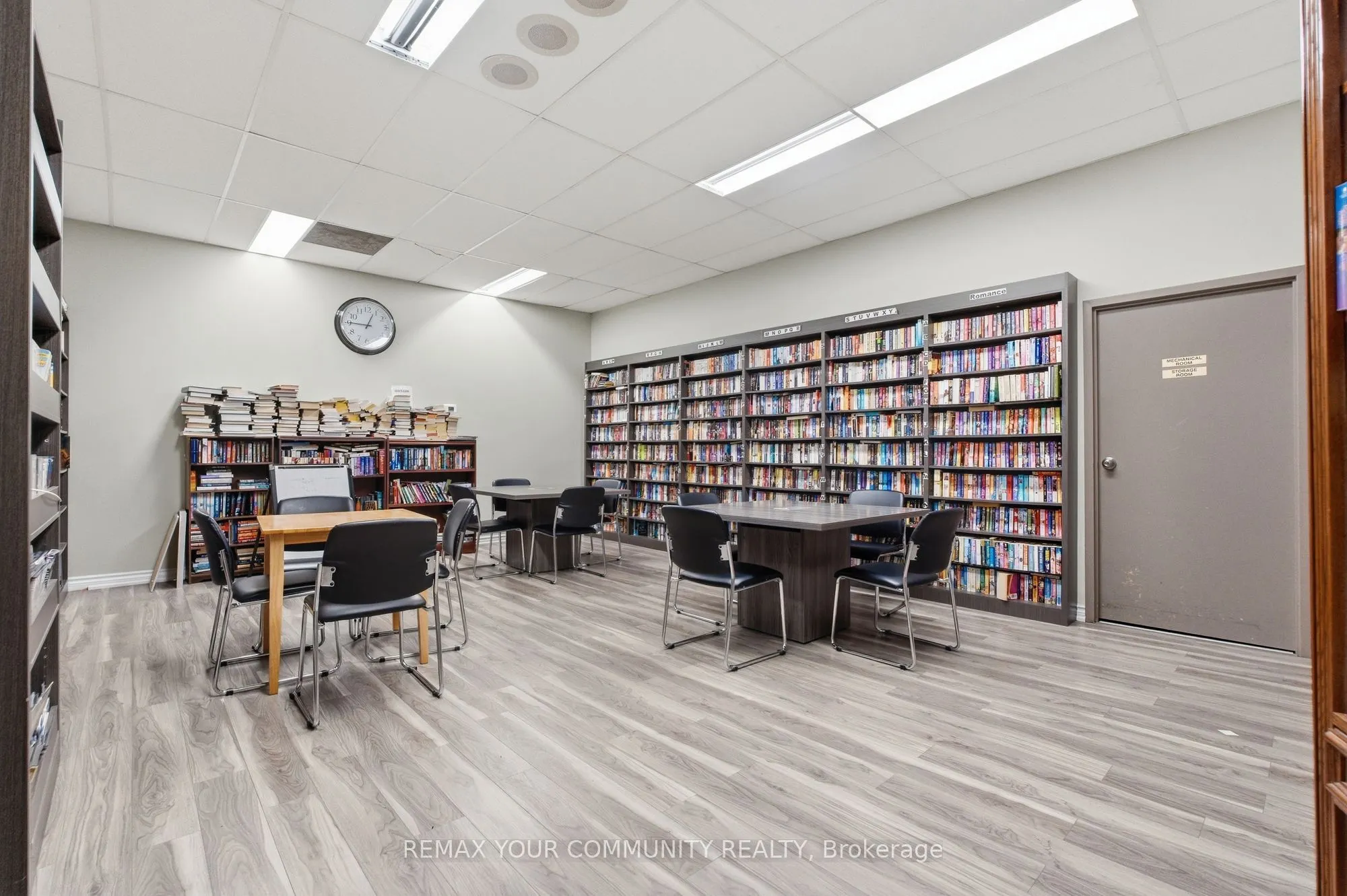 20 Harding Boulevard #402