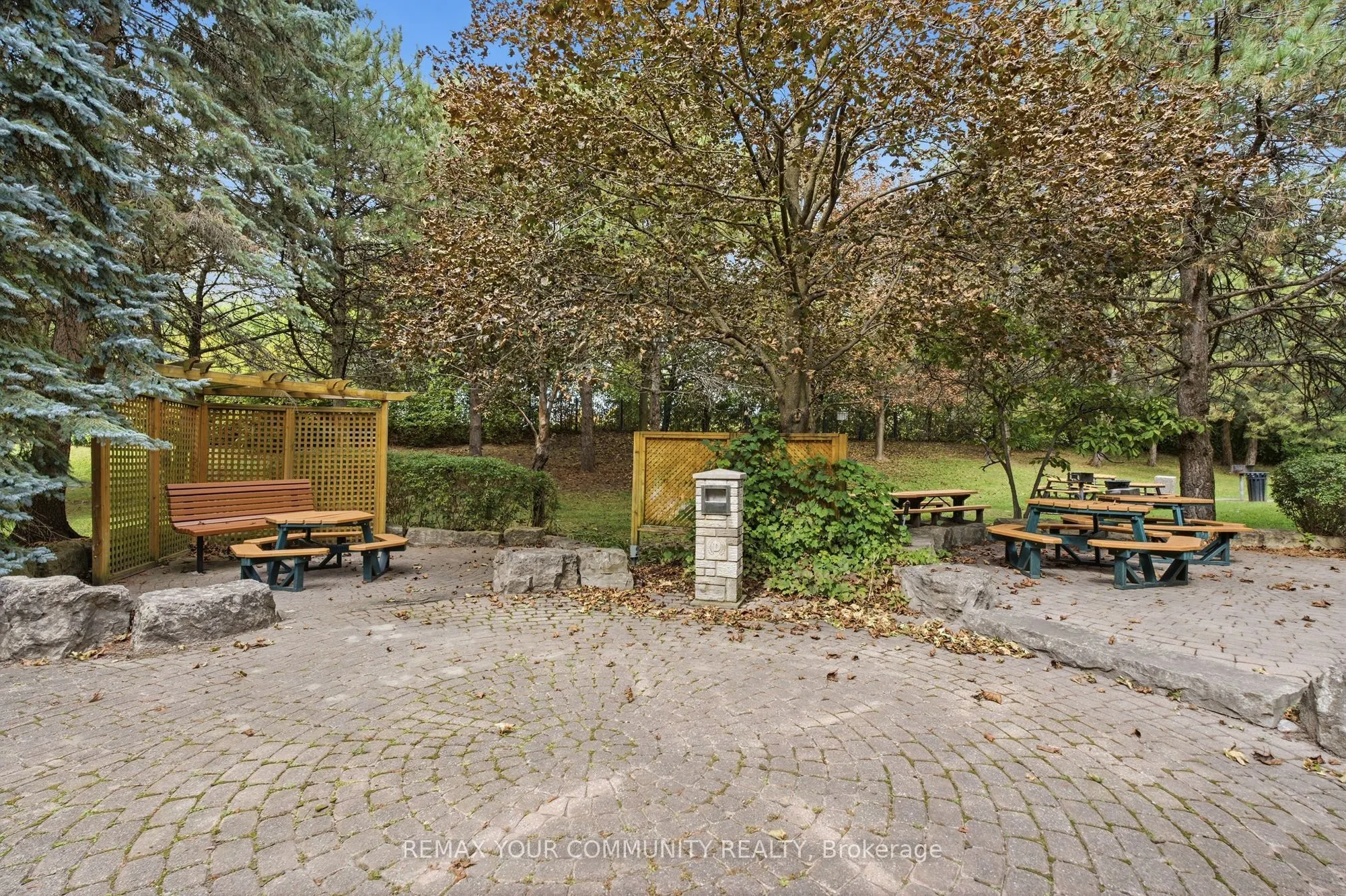 20 Harding Boulevard #402