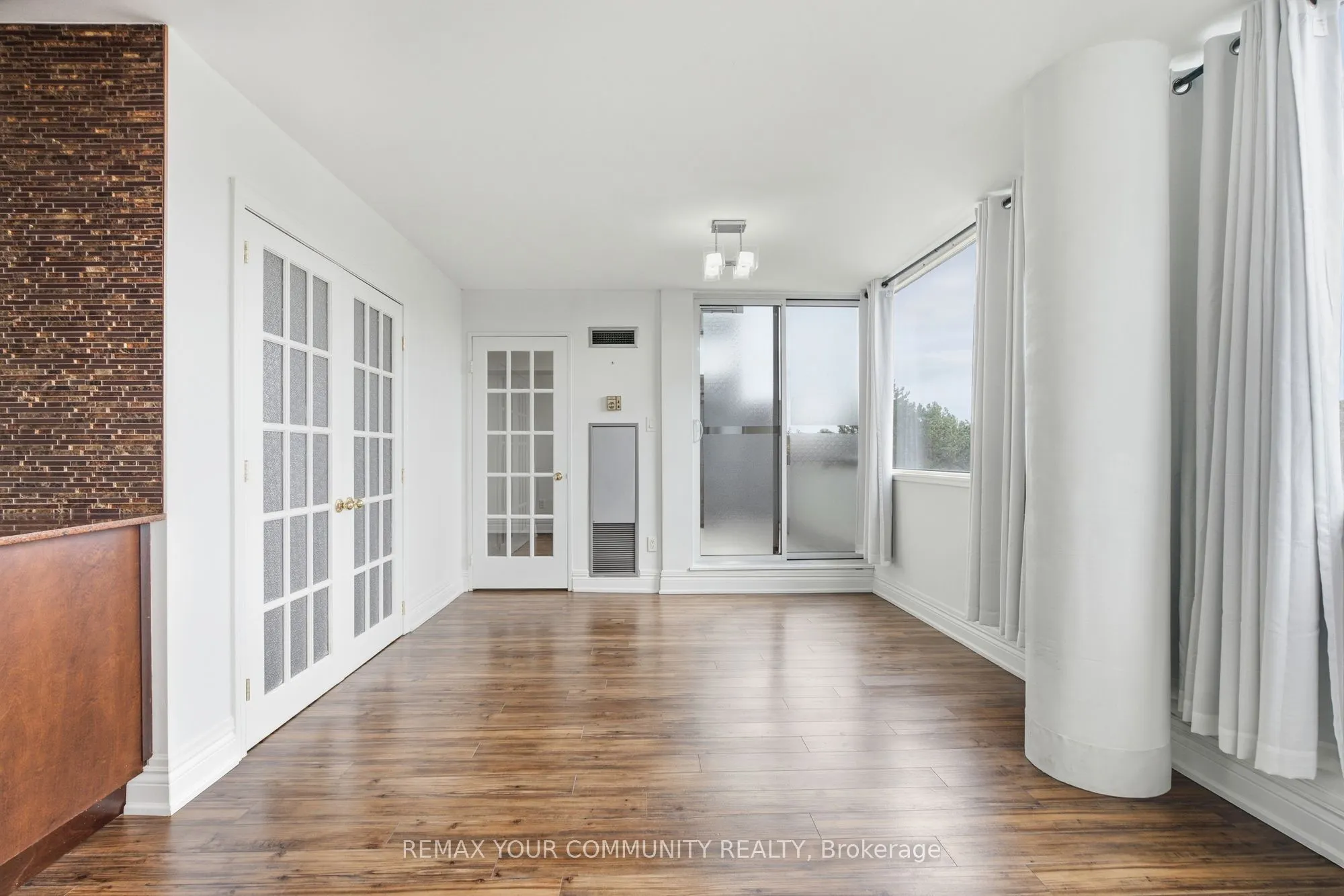 20 Harding Boulevard #402
