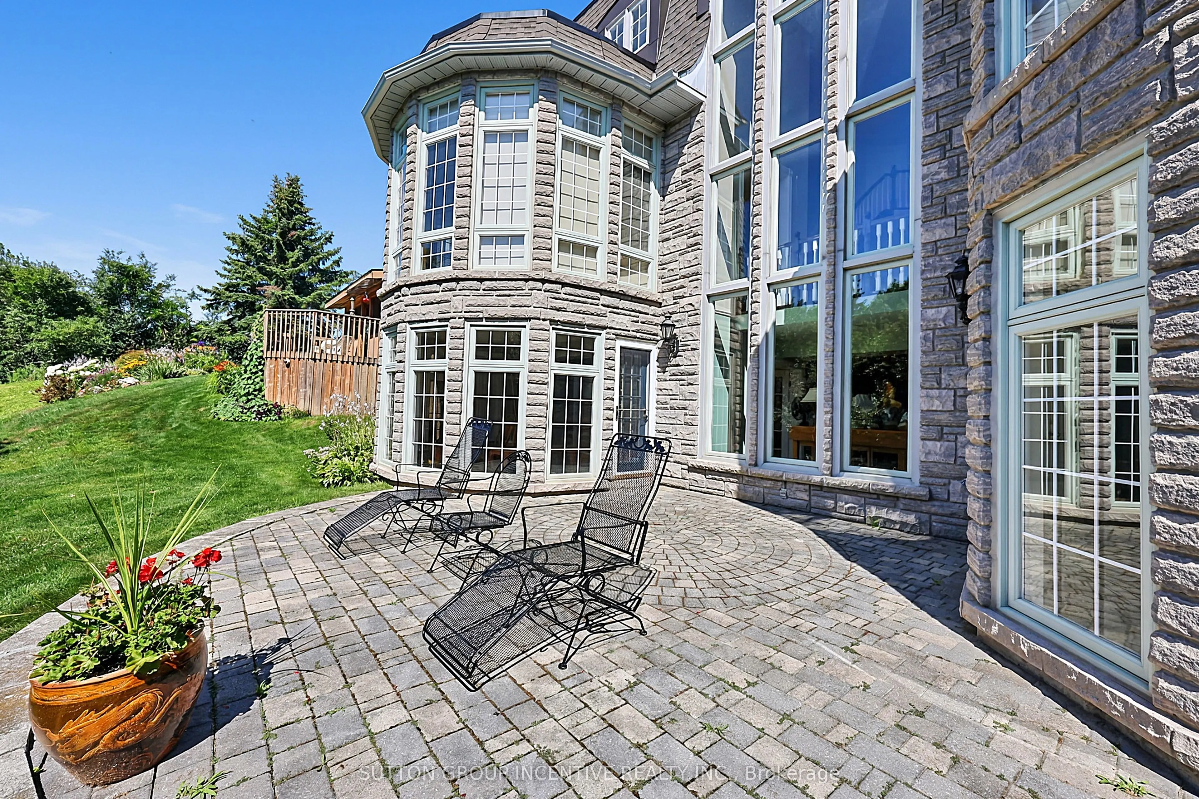 25 Bovair Trail
