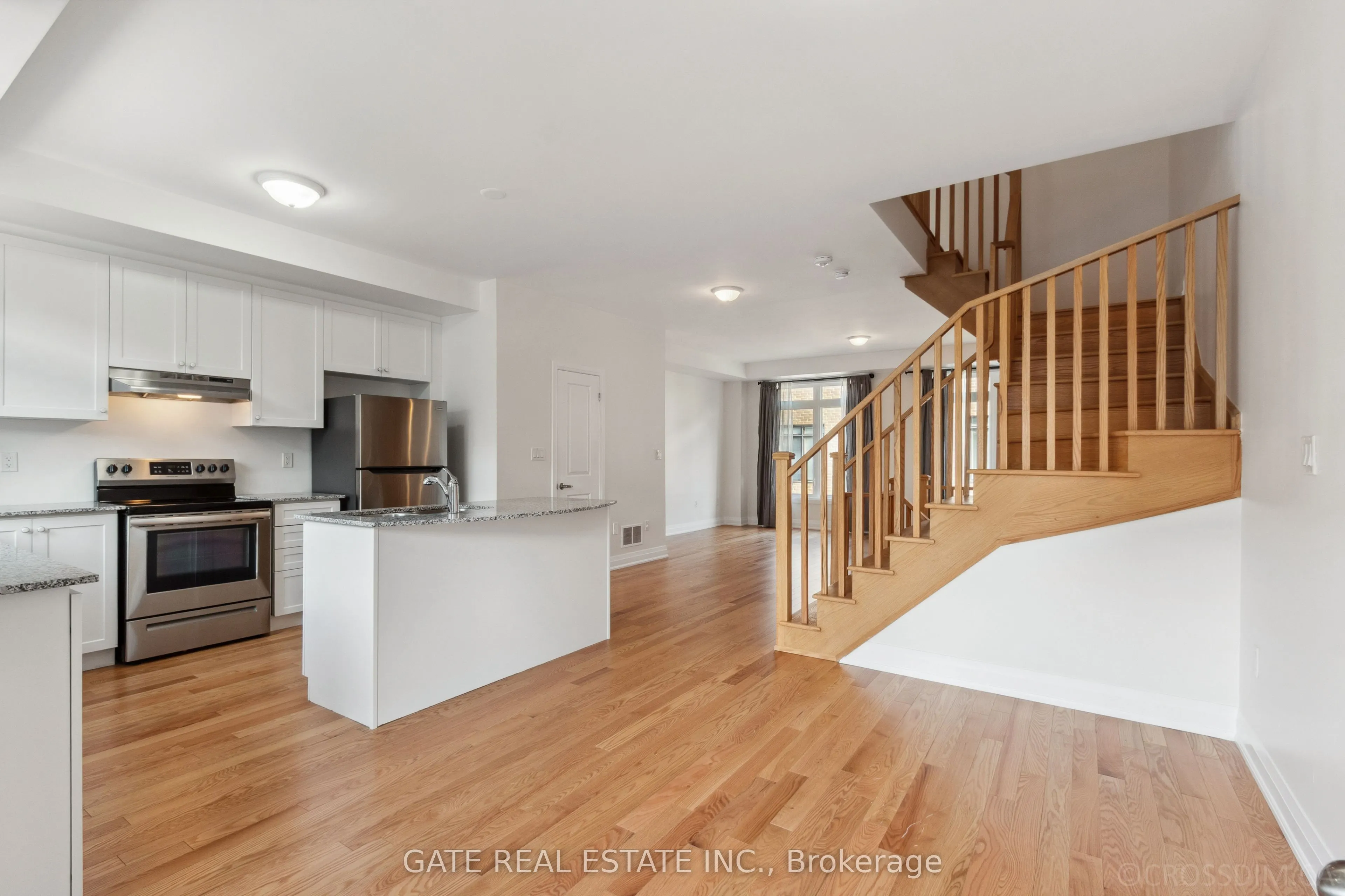 27 Moneypenny Place