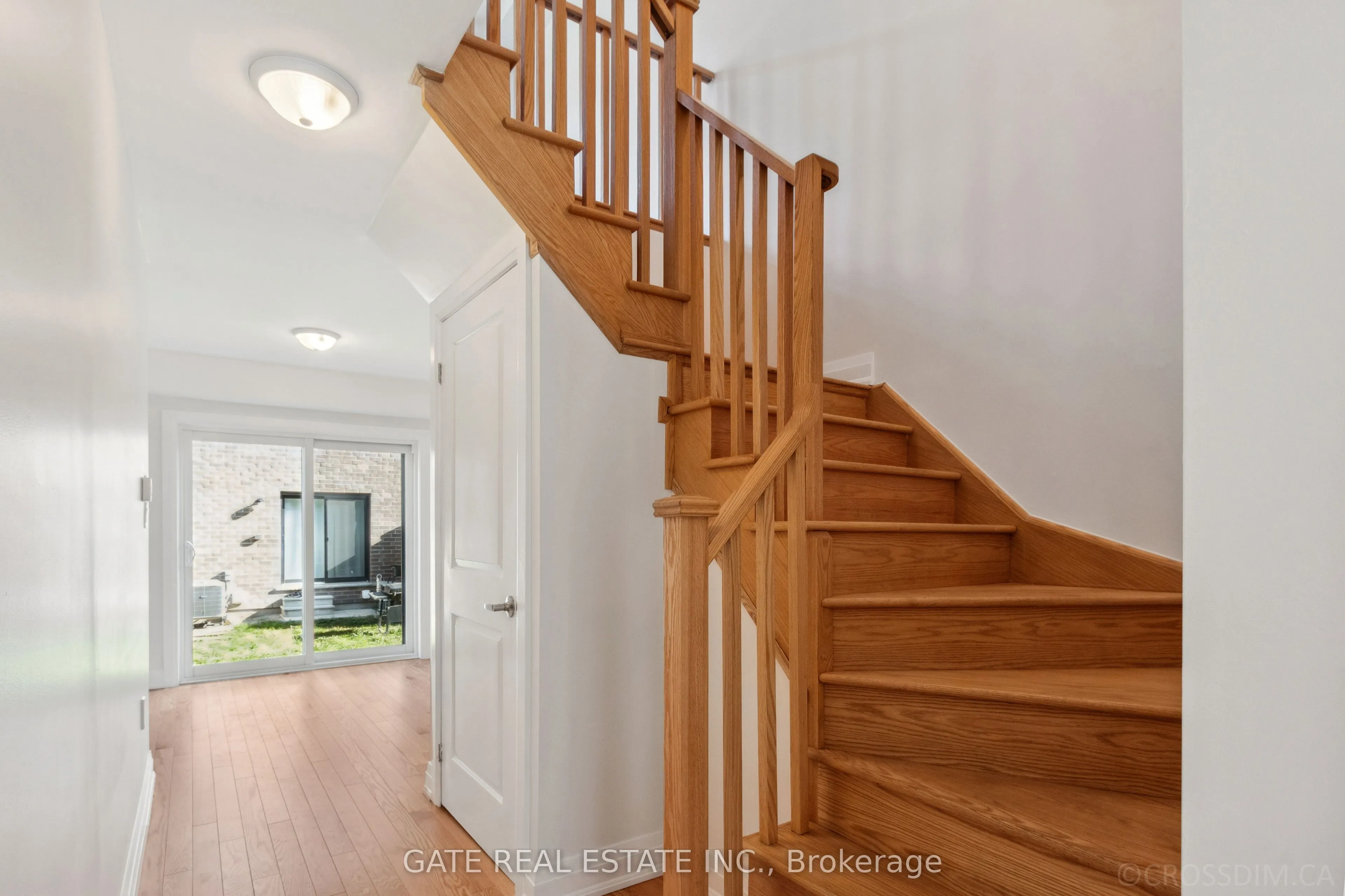 27 Moneypenny Place