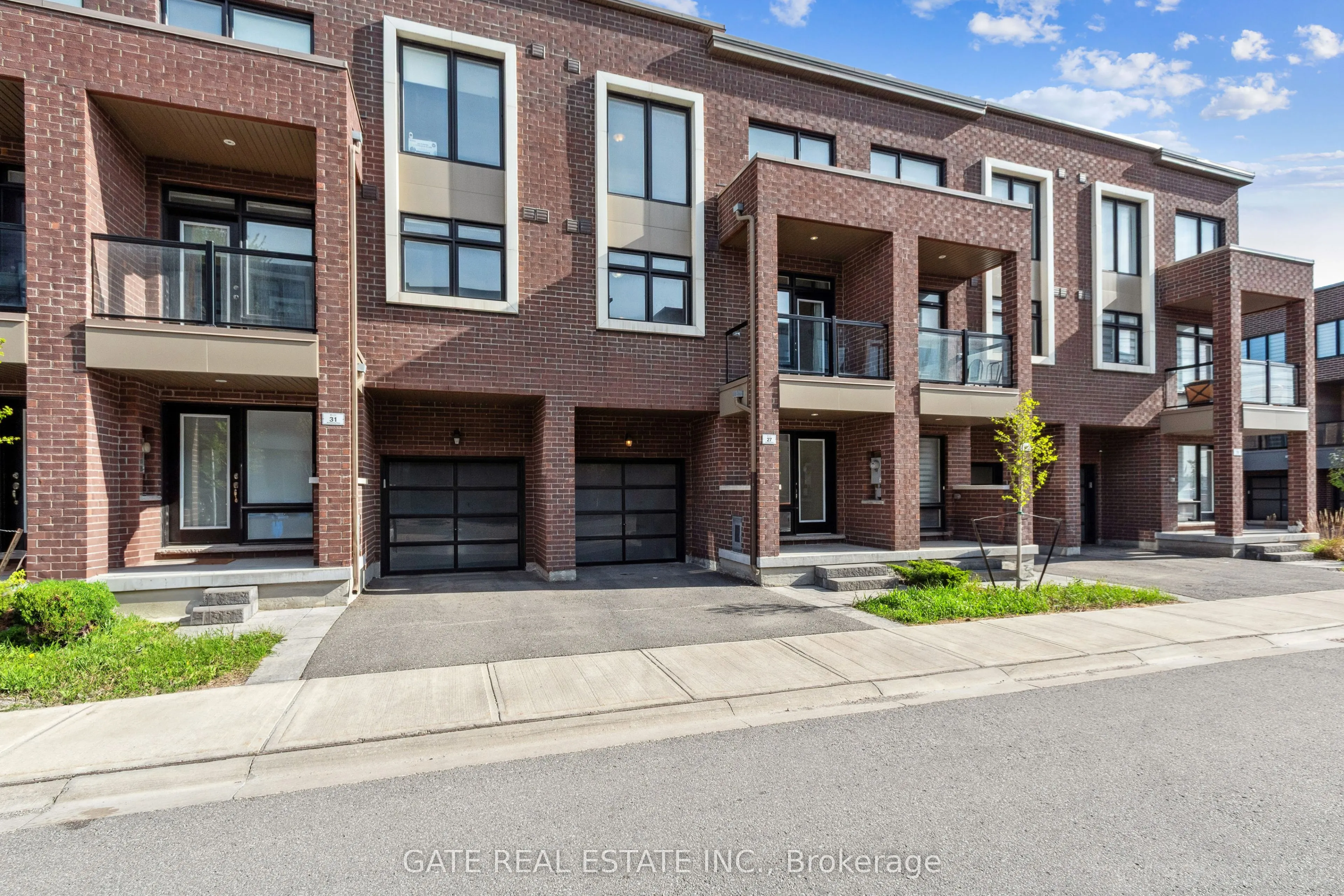 27 Moneypenny Place