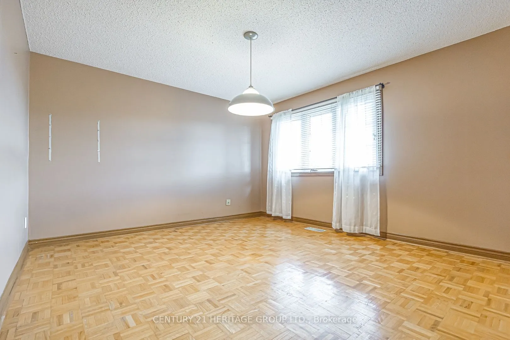 100 Adrianno Crescent