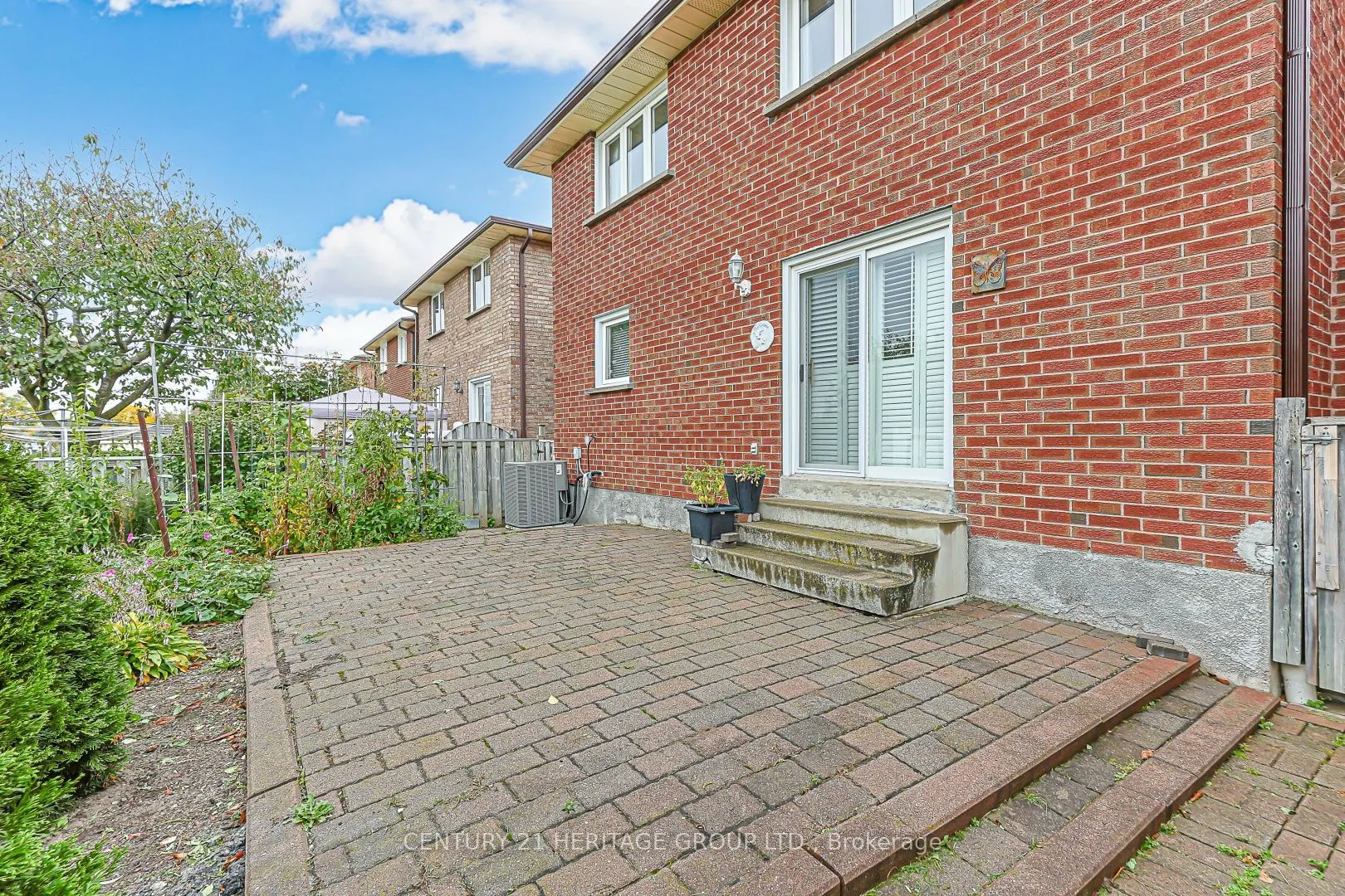 100 Adrianno Crescent