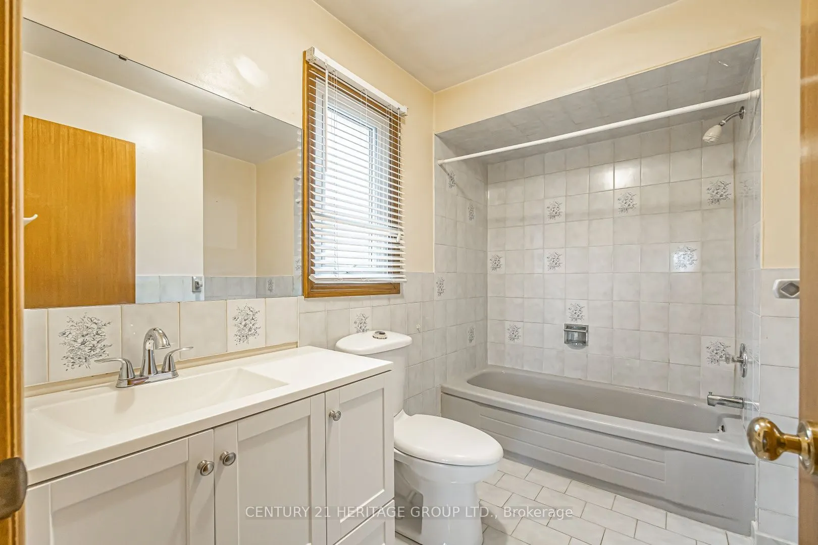 100 Adrianno Crescent