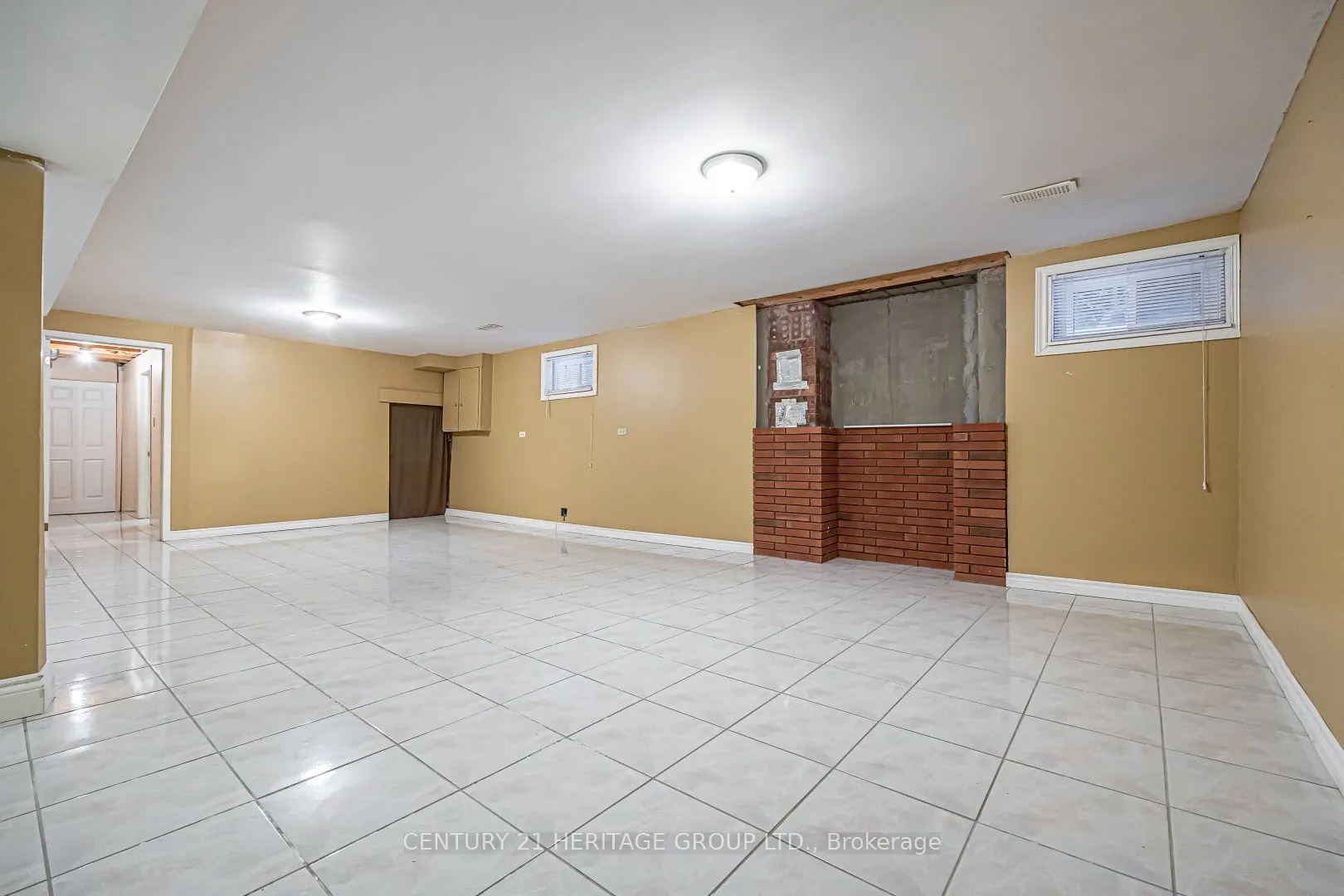 100 Adrianno Crescent