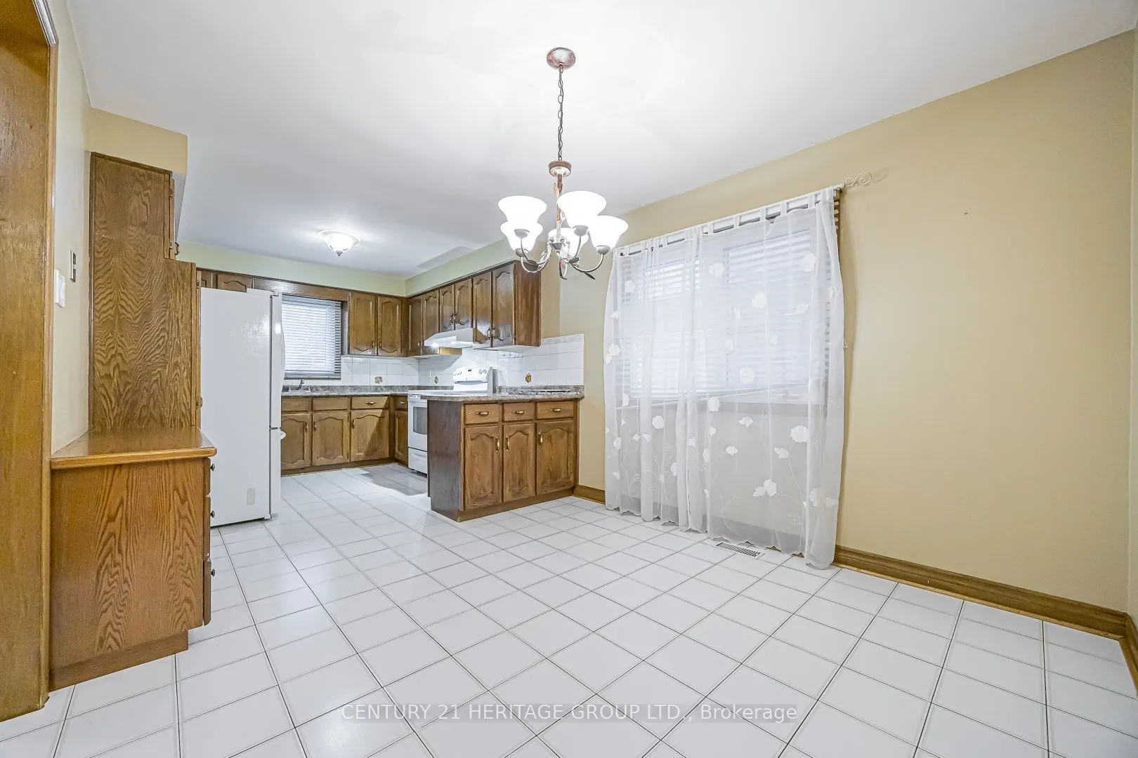 100 Adrianno Crescent