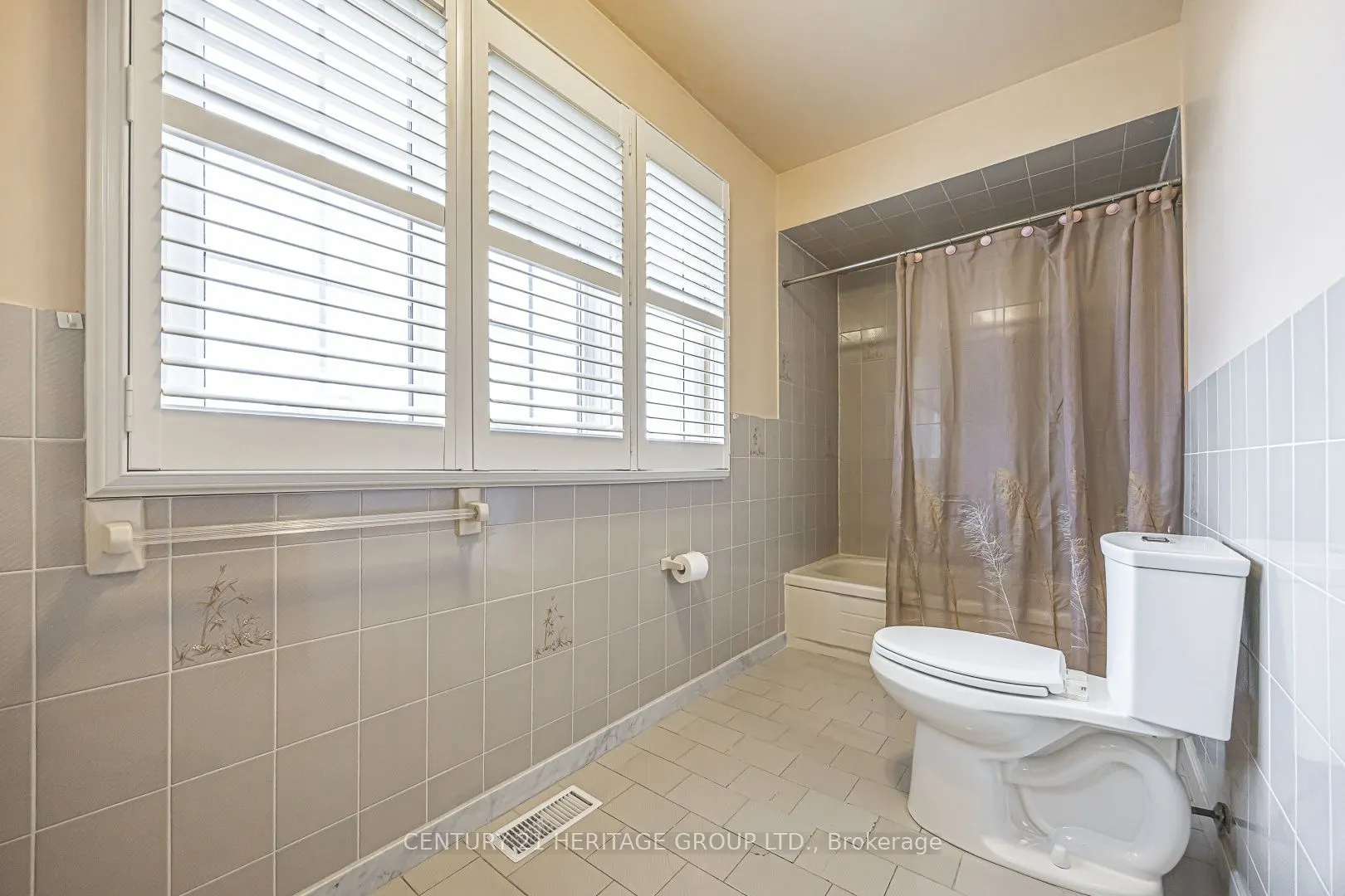100 Adrianno Crescent